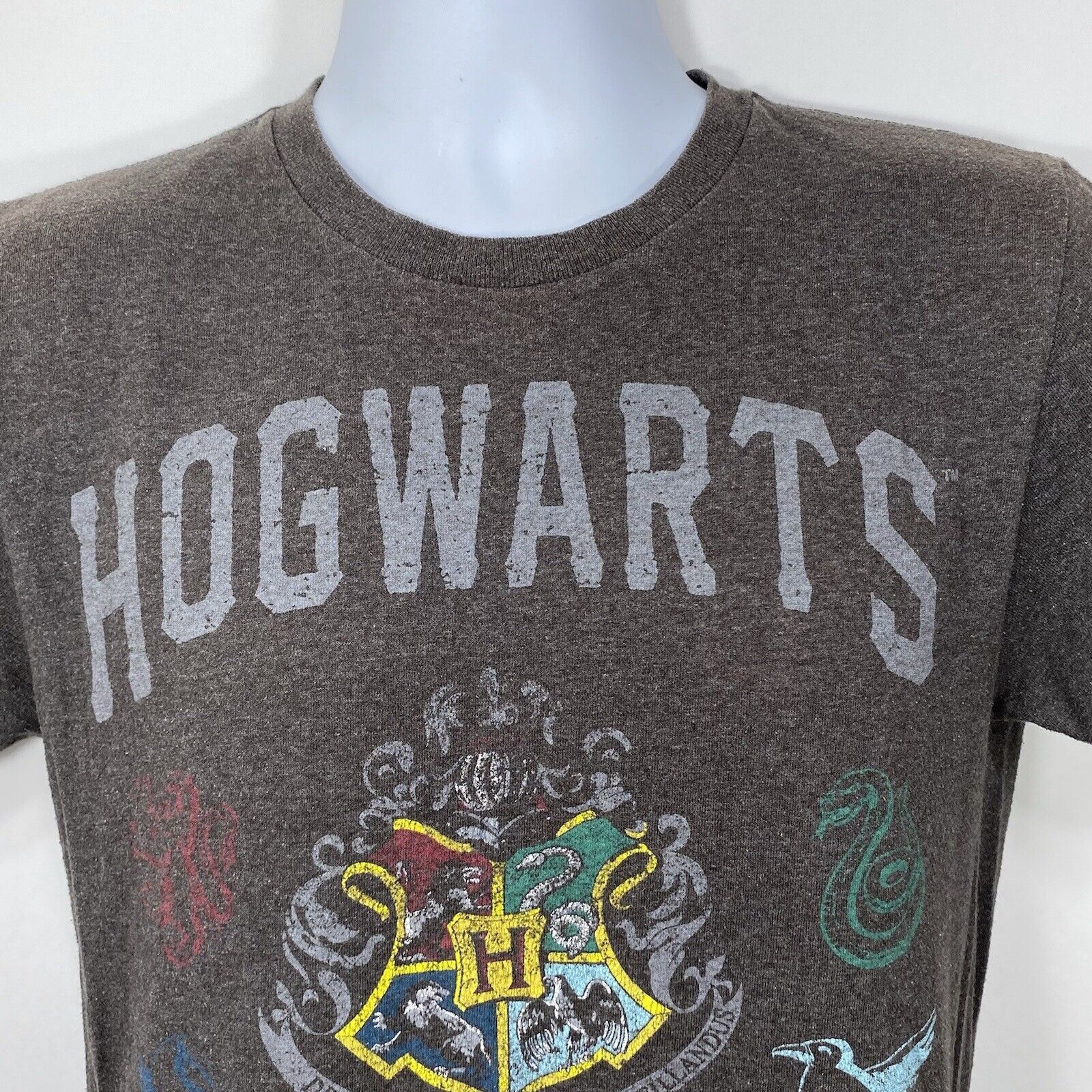 Universal Studios Harry Potter School Of Witchcraft & Wizardry Small T-Shirt Size US S / EU 44-46 / 1 - 3 Thumbnail