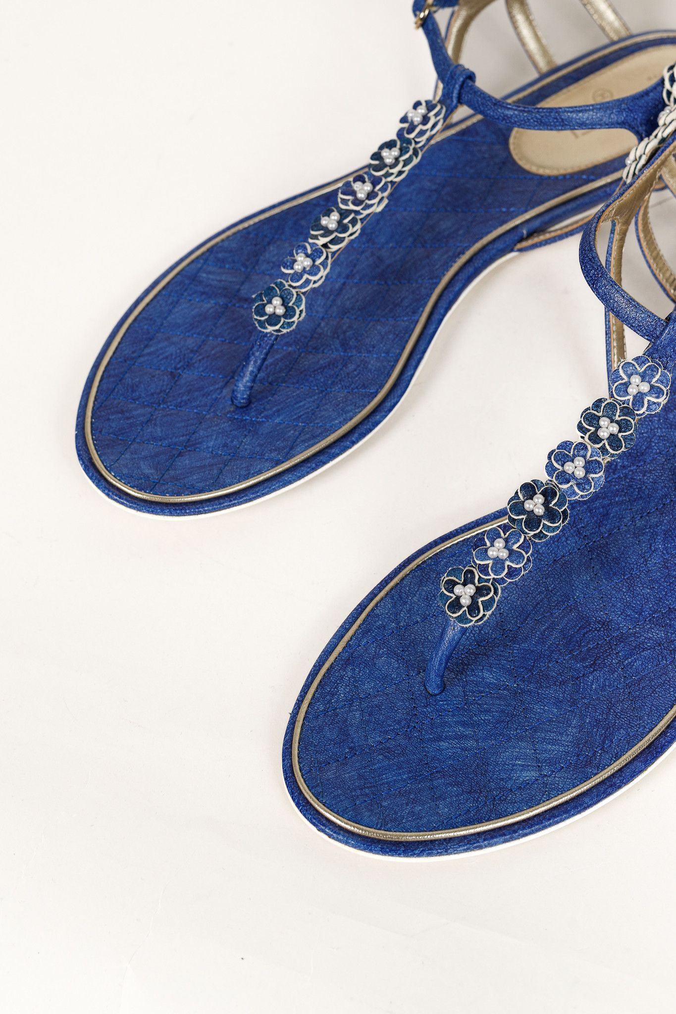 Chanel Chanel Blue Floral-Embellished Leather Thong Sandals Size US 10.5 / IT 40.5 - 7 Thumbnail