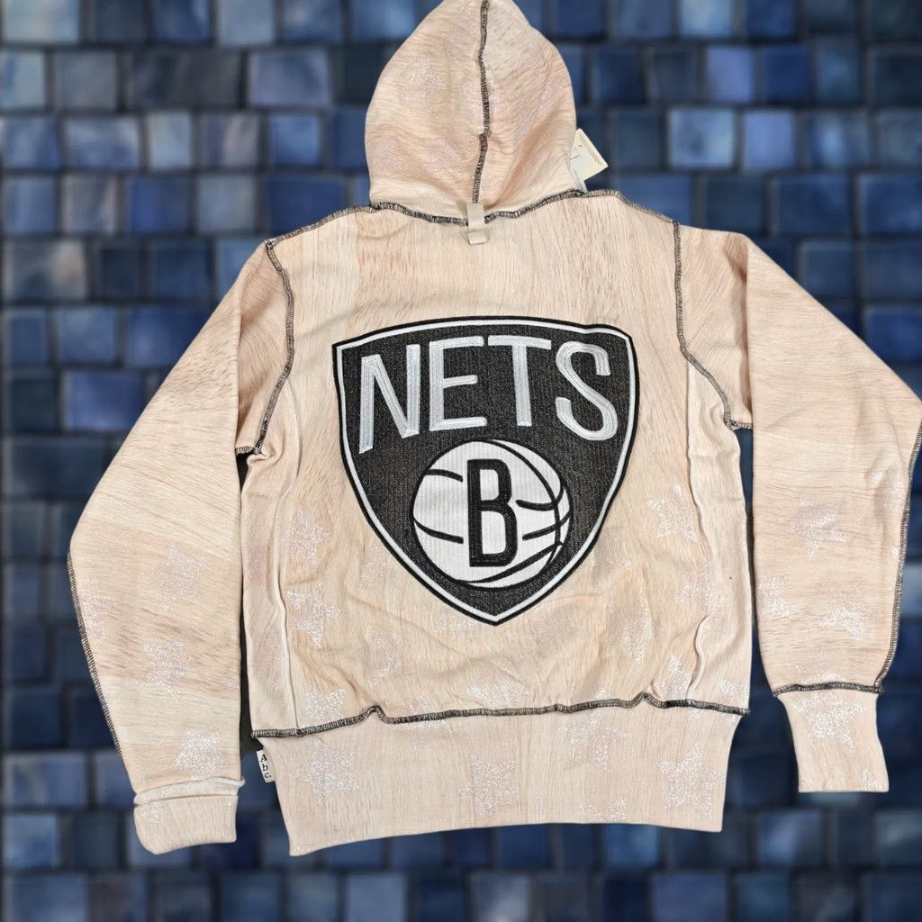 NBA VINTAGE Advisory Board Crystals Hoodie Mens Small NBA Brooklyn Nets Pullover Star Logo Graphic Print Pockets Size US S / EU 44-46 / 1 - 1 Thumbnail