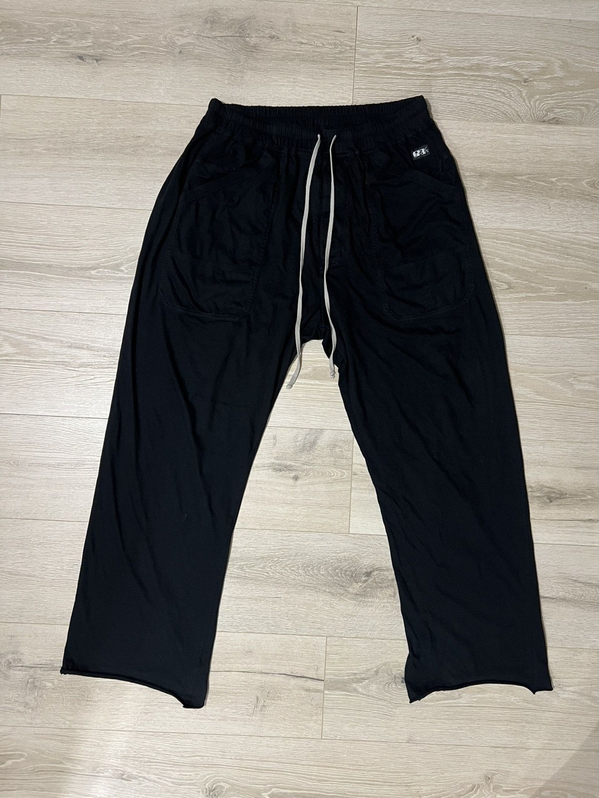 Rick Owens Drkshdw Rick Owens drkshdw cargo sweats Size US 32 / EU 48 - 2 Thumbnail