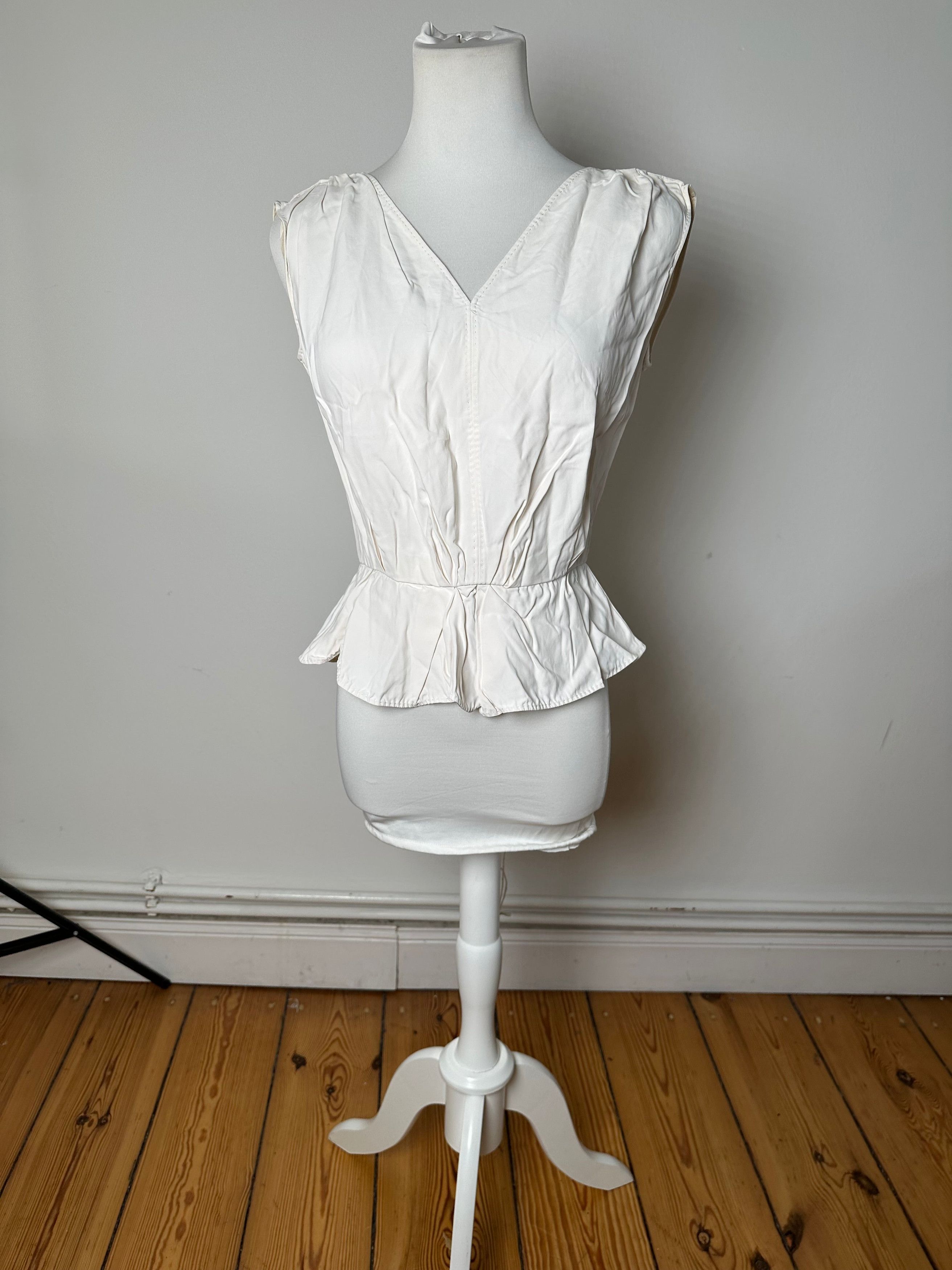 Louis Vuitton Vintage Silk Top White 34/XS Size XS / US 0-2 / IT 36-38 - 1 Thumbnail