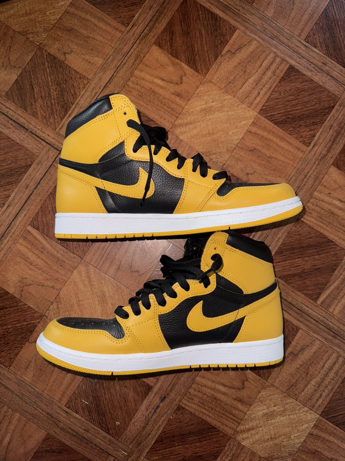 Jordan Brand × Nike Jordan 1 Pollen Size US 9.5 / EU 42-43 - 2 Thumbnail