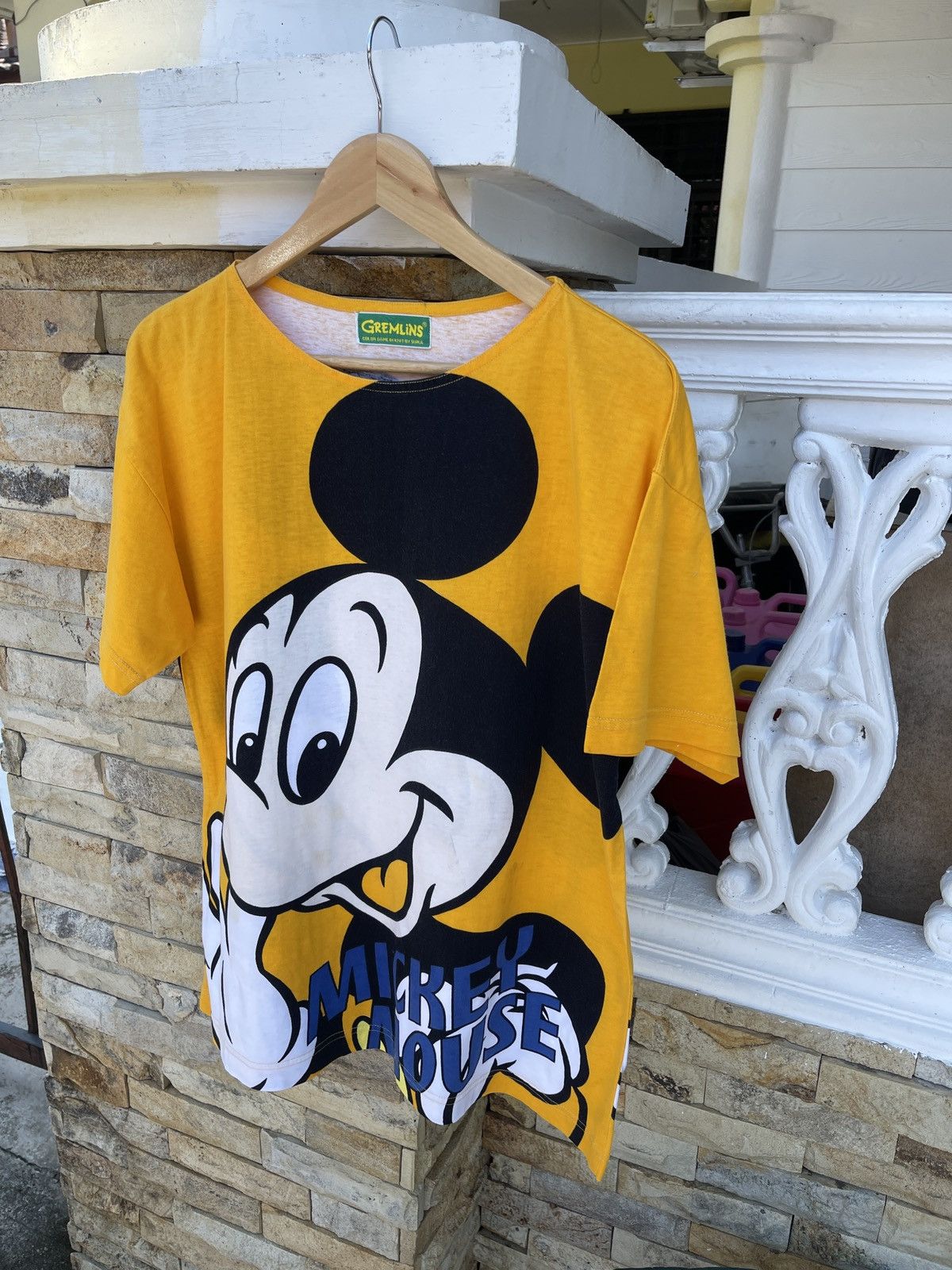 Mickey Mouse Rare🔥Vintage90s Mickey Mouse Gremlins Overprint T shirt Size US L / EU 52-54 / 3 - 3 Thumbnail