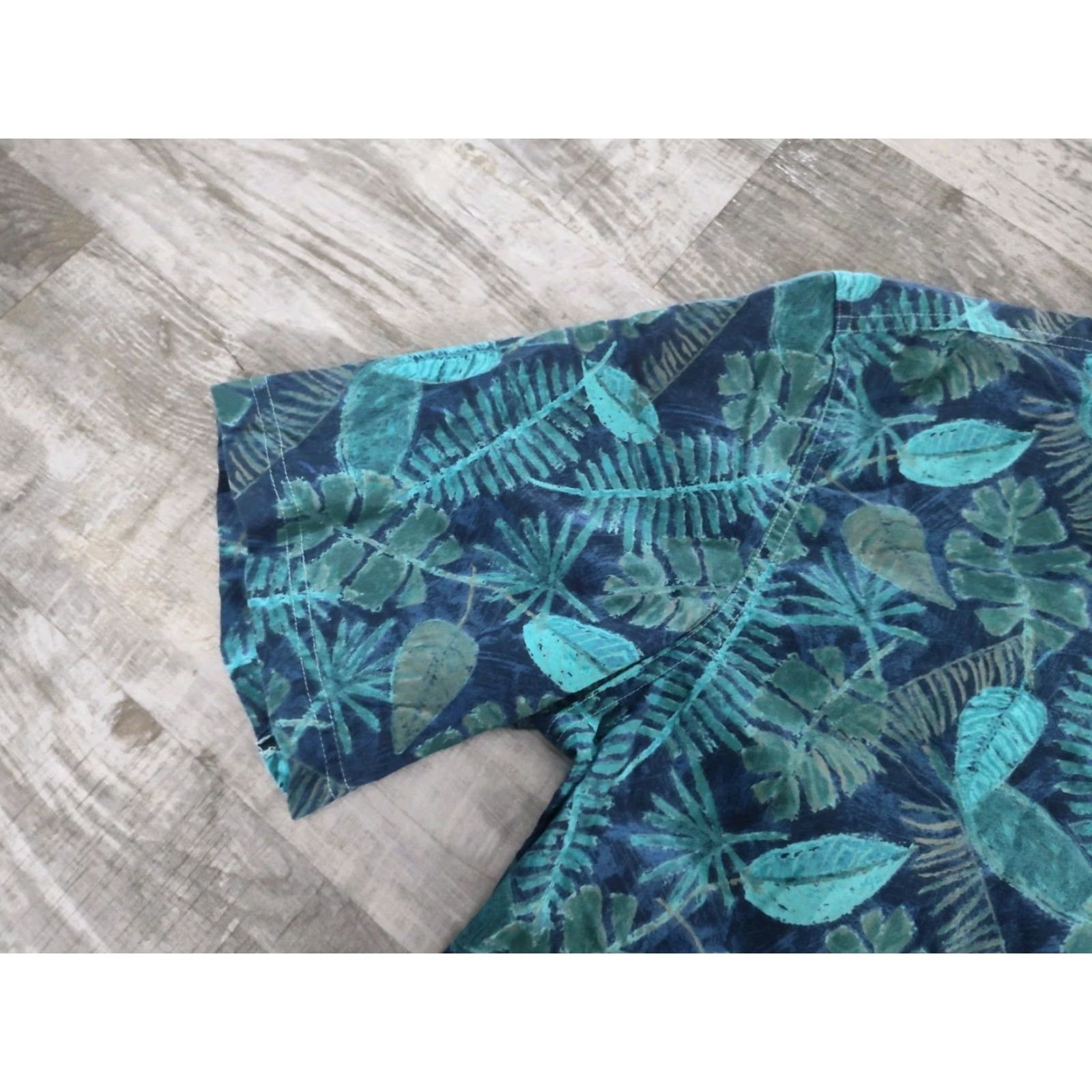 Vintage VINTAGE L.L. BEAN Mens Shirt Short Sleeve Cotton Floral Tropical Leaves Fern Blue Summer Casual Size US M / EU 48-50 / 2 - 4 Thumbnail