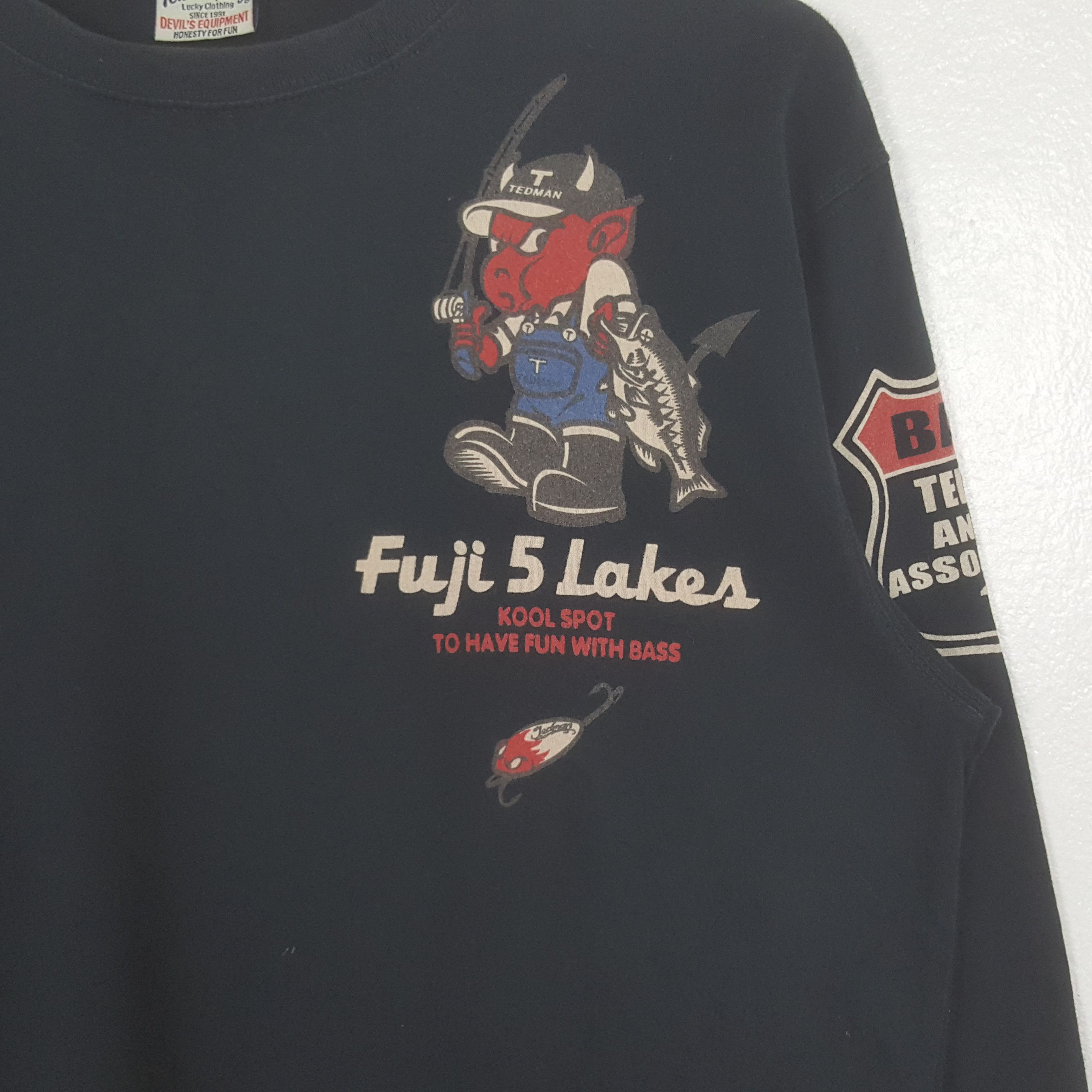 Vintage Vintage Ted Company Fuji 5 Lakes Fishing Art Tshirt C319N58 Size US M / EU 48-50 / 2 - 4 Thumbnail