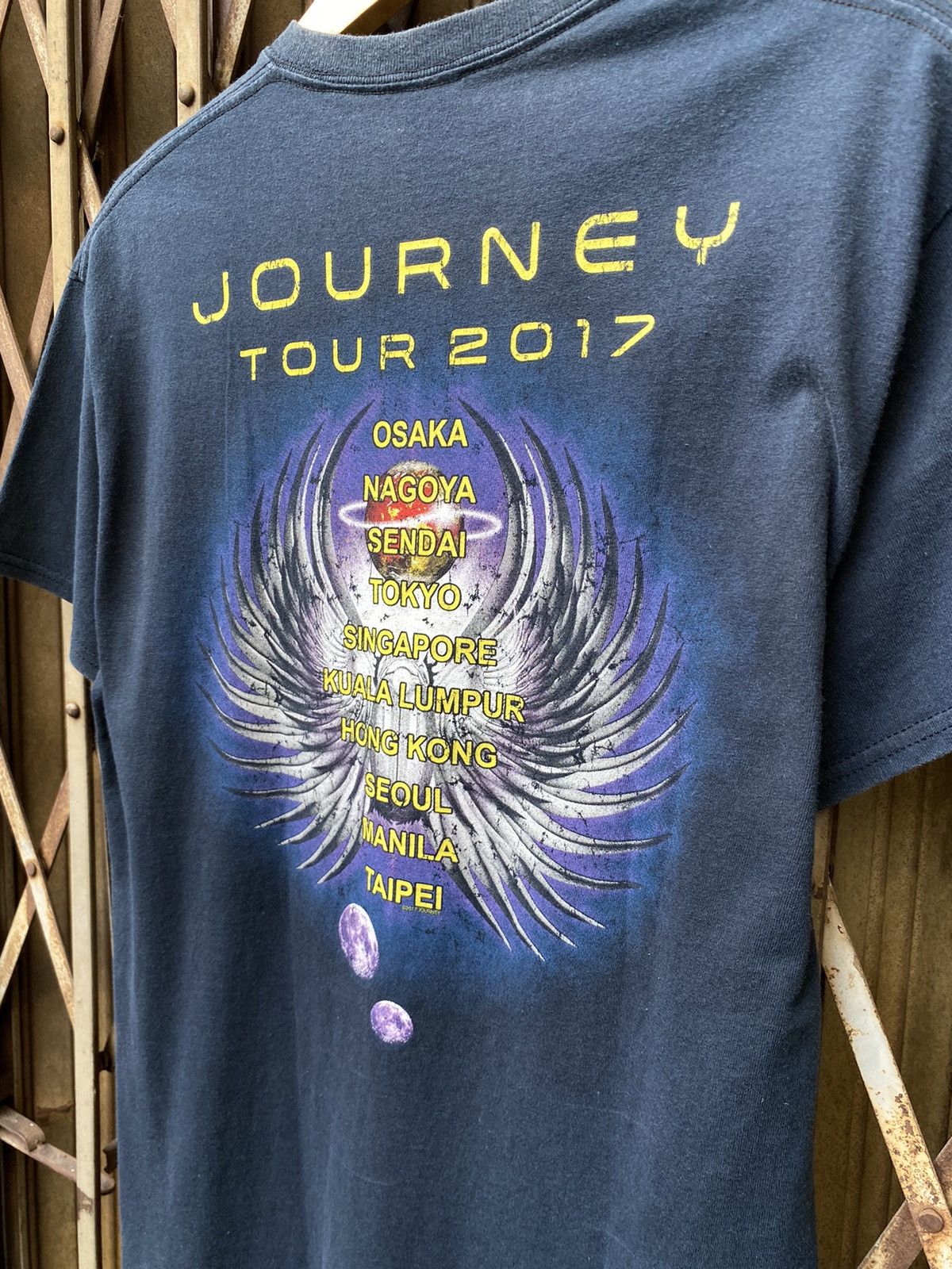 Band Tees VINTAGE JOURNEY 2017 TOUR TEE Size US L / EU 52-54 / 3 - 7 Thumbnail