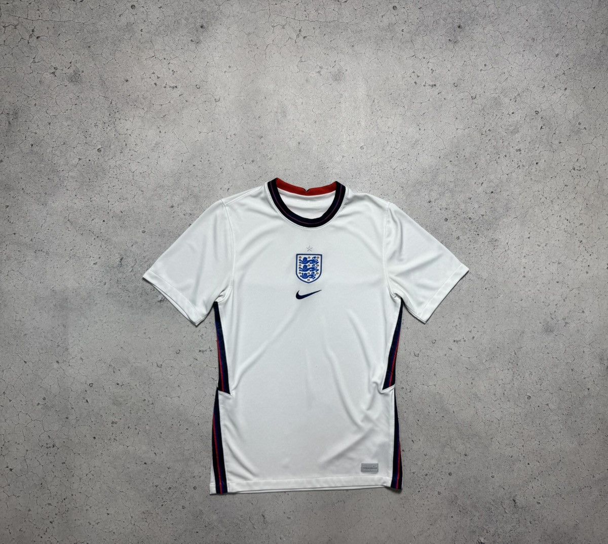 Nike Nike England Football Team Vintage Soccer Jersey Size US S / EU 44-46 / 1 - 1 Thumbnail