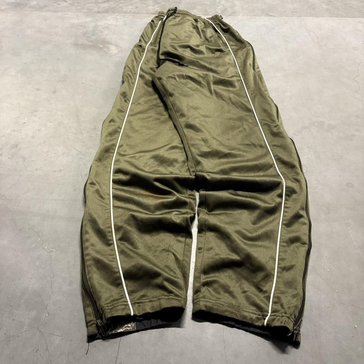 Vintage Crazy Vintage Y2K/2000s Baggy Green and Black Reversible double sided Track Pants! Size US 34 / EU 50 - 3 Thumbnail