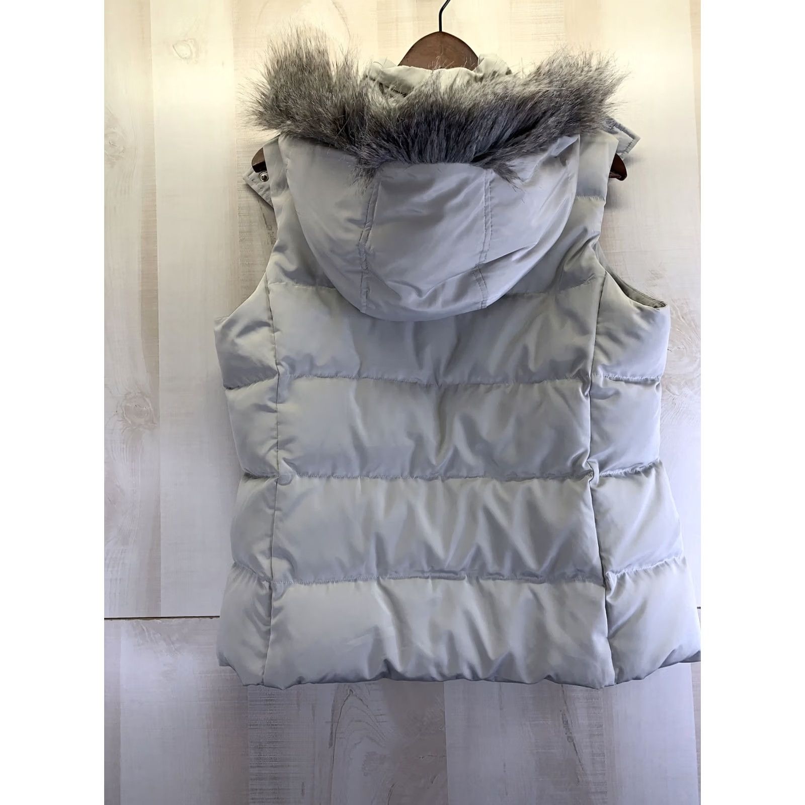 Talbots Talbots Vest Hooded Puffer Down Down Faux Fux Womens Petite M-7273 Gray Size PM Button Logo Zip Snap Casual Travel Spring Fall Winter Womens Size M / US 6-8 / IT 42-44 - 7 Thumbnail
