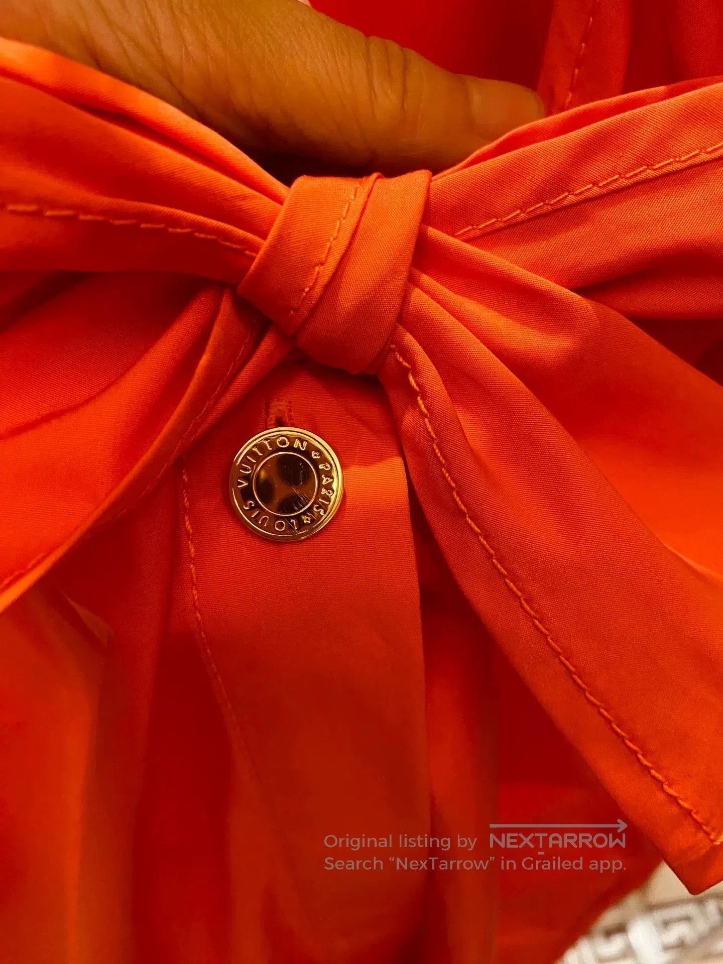 Chanel elegant orange sleeveless shirt with bow. Size US S / EU 44-46 / 1 - 5 Thumbnail