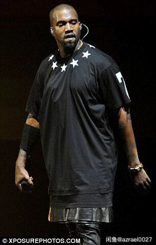 Givenchy Givenchy Star Tee Givenchy T-Shirt gvc 2506-Nextarrow Size US XS / EU 42 / 0 - 6 Thumbnail
