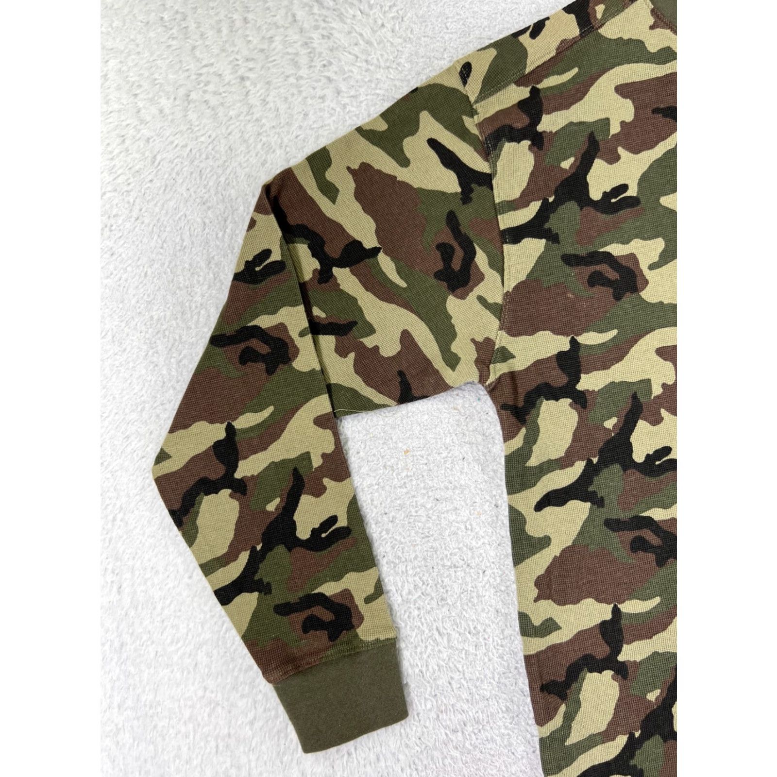 Avirex Avirex Shirt Adult S Green Brown Woodland Camo Waffle Knit Thermal Cotton Crew Neck Embroidered Logo Vintage Mens T-Shirt Long Sleeve Size US S / EU 44-46 / 1 - 3 Thumbnail