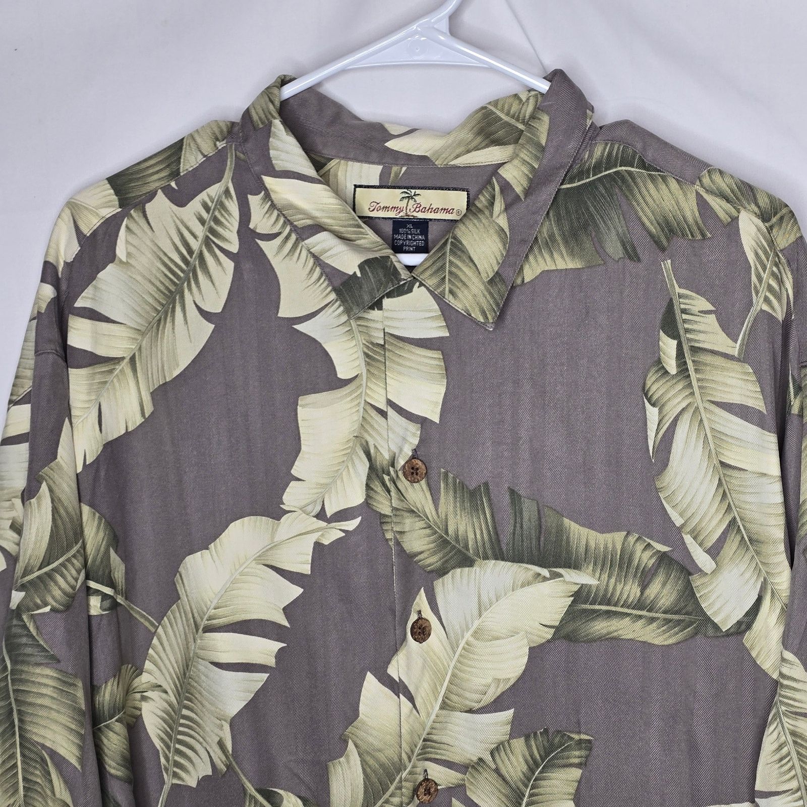 Tommy Bahama Tommy Bahama 100% Silk Leaf Print Button-up Shirt Size XL Size US XL / EU 56 / 4 - 2 Thumbnail
