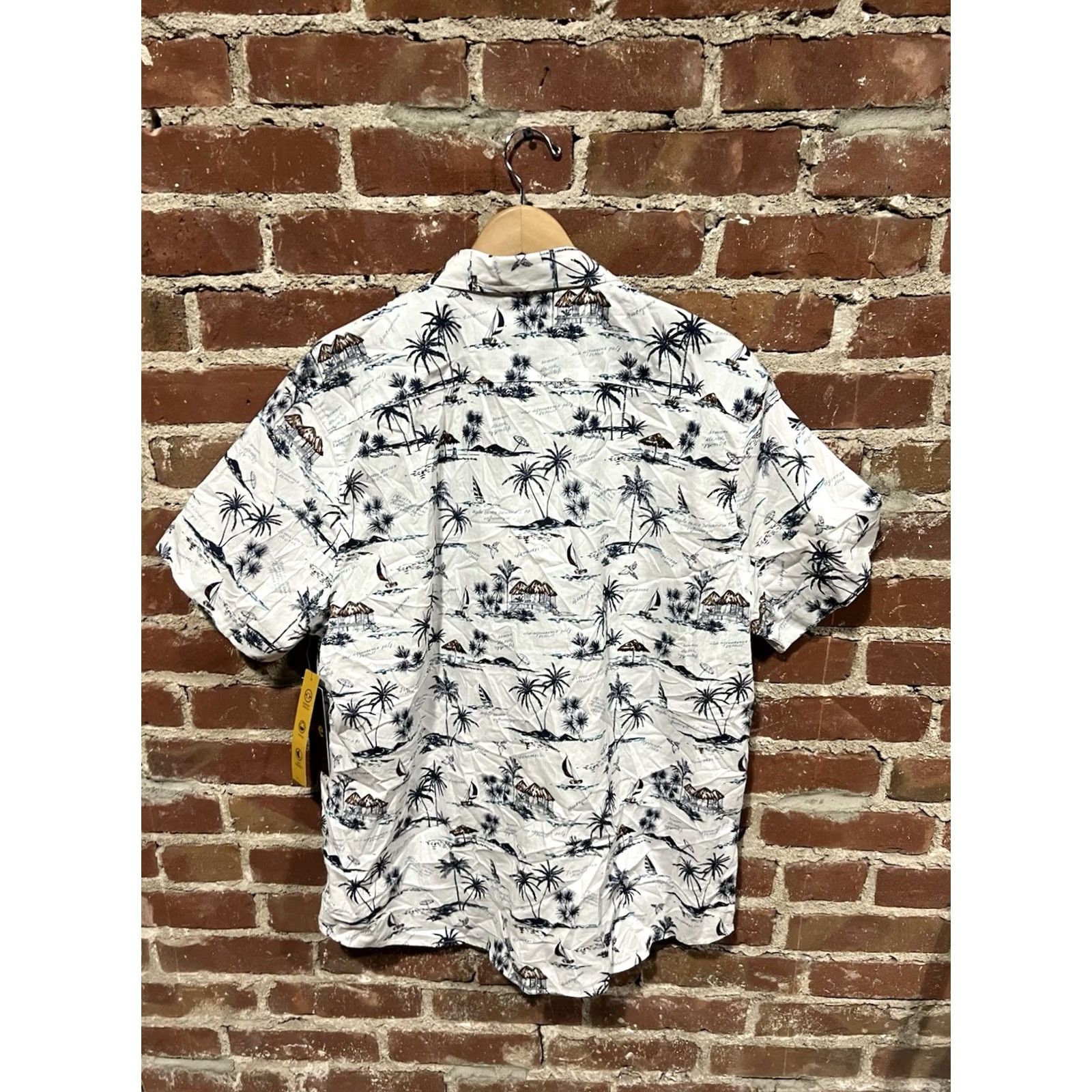 Lee Lee Mens White Short Sleeve Button Up Shirt Palm Tree Graphic NWT XL Size US XL / EU 56 / 4 - 2 Thumbnail