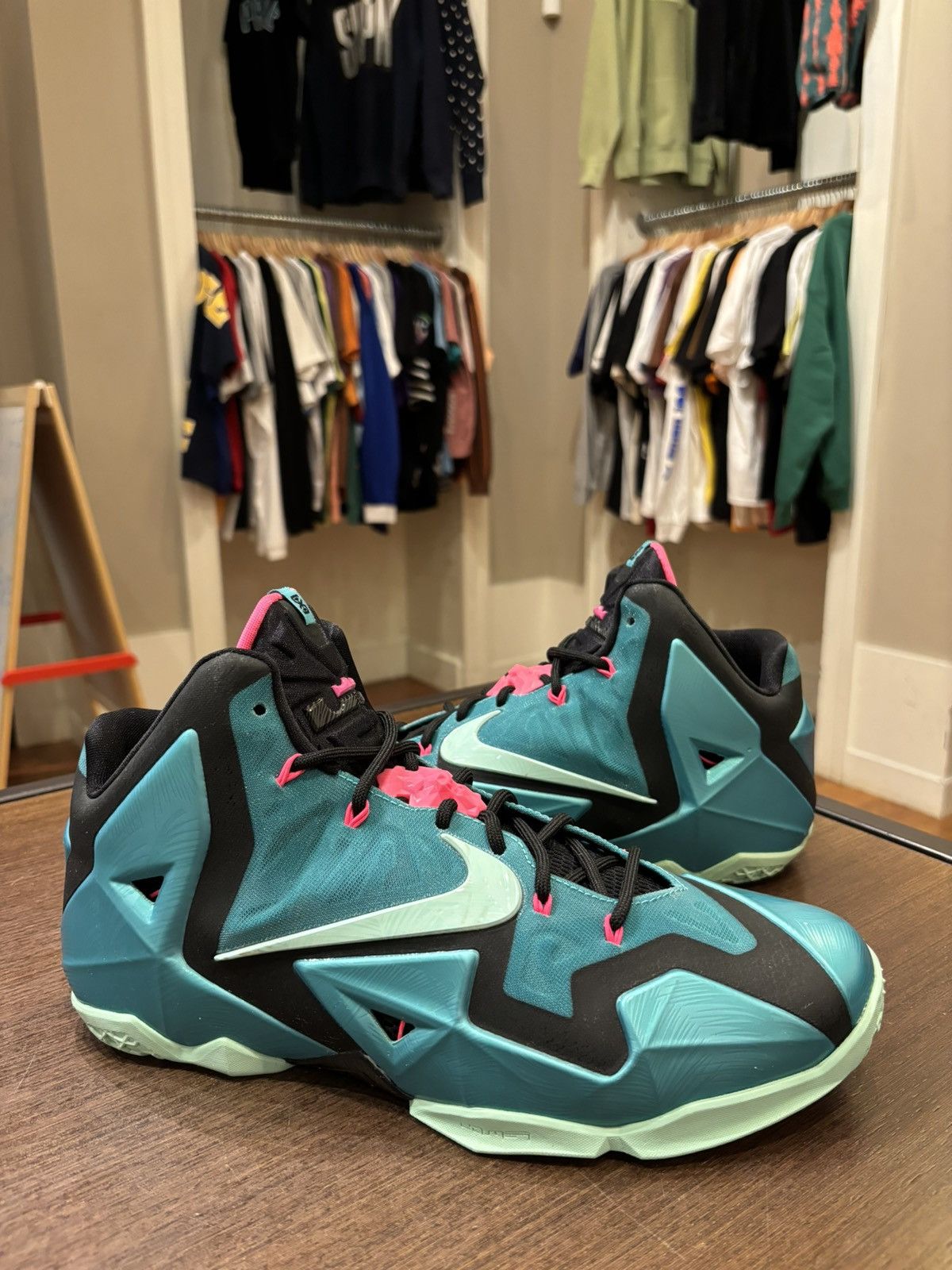 Nike Nike LeBron 11 South Beach Size US 12 / EU 45 - 2 Thumbnail