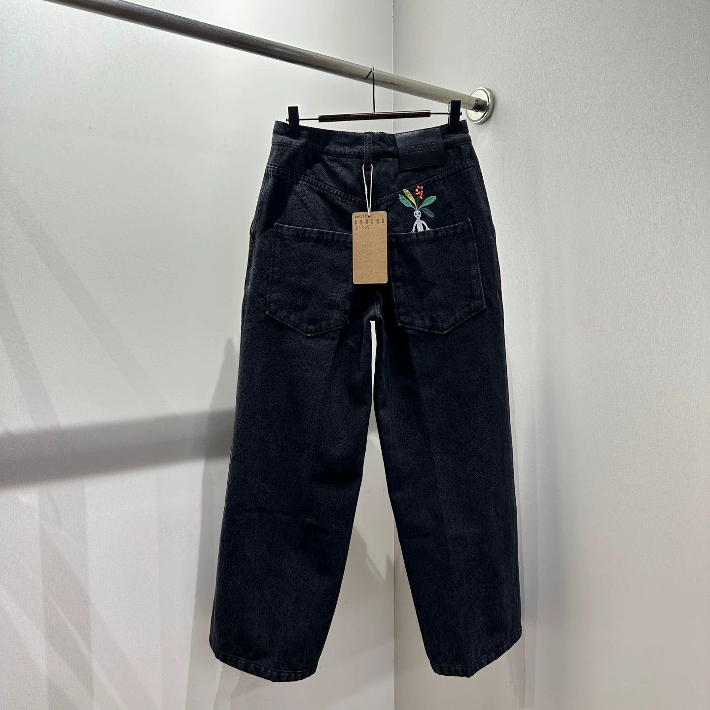 Loewe Loewe mar258 logo tag mini flower embroidered jeans Size 24" / US 00 / IT 34 - 1 Thumbnail