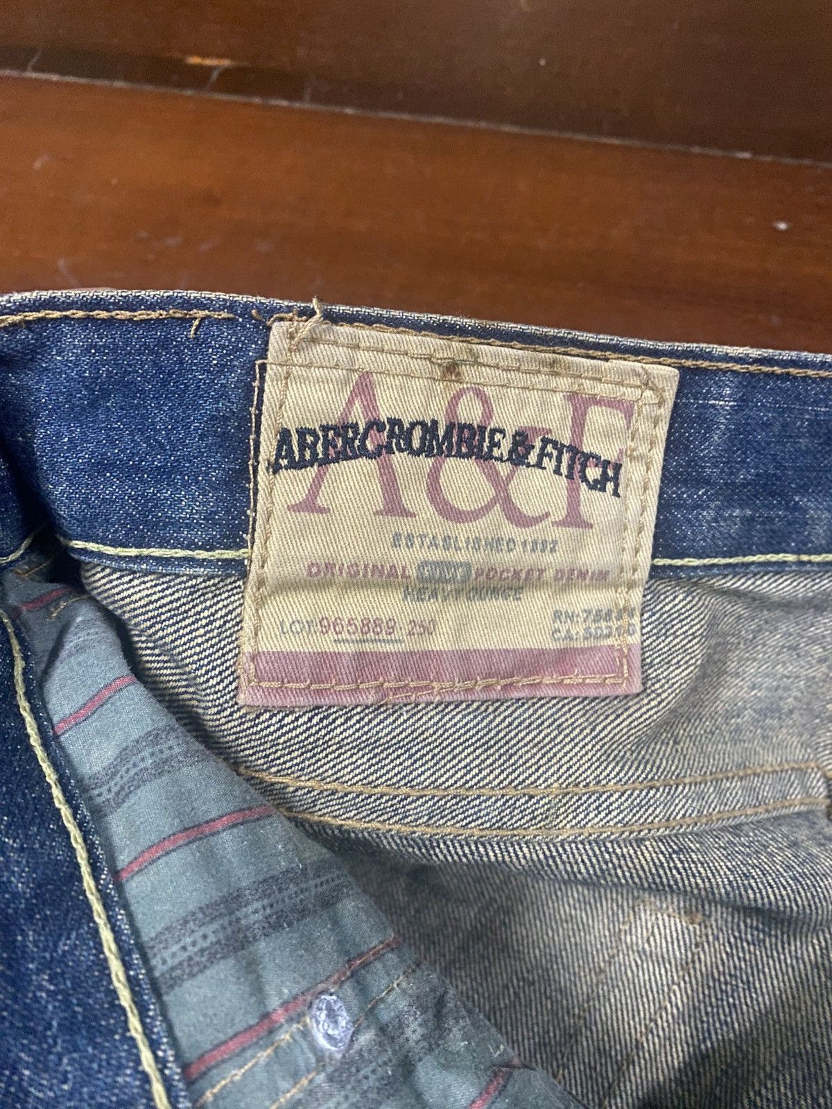 Abercrombie & Fitch Vintage Abercrombie Blue Wash Distressed mud wash lowrise Size US 33 - 20 Thumbnail