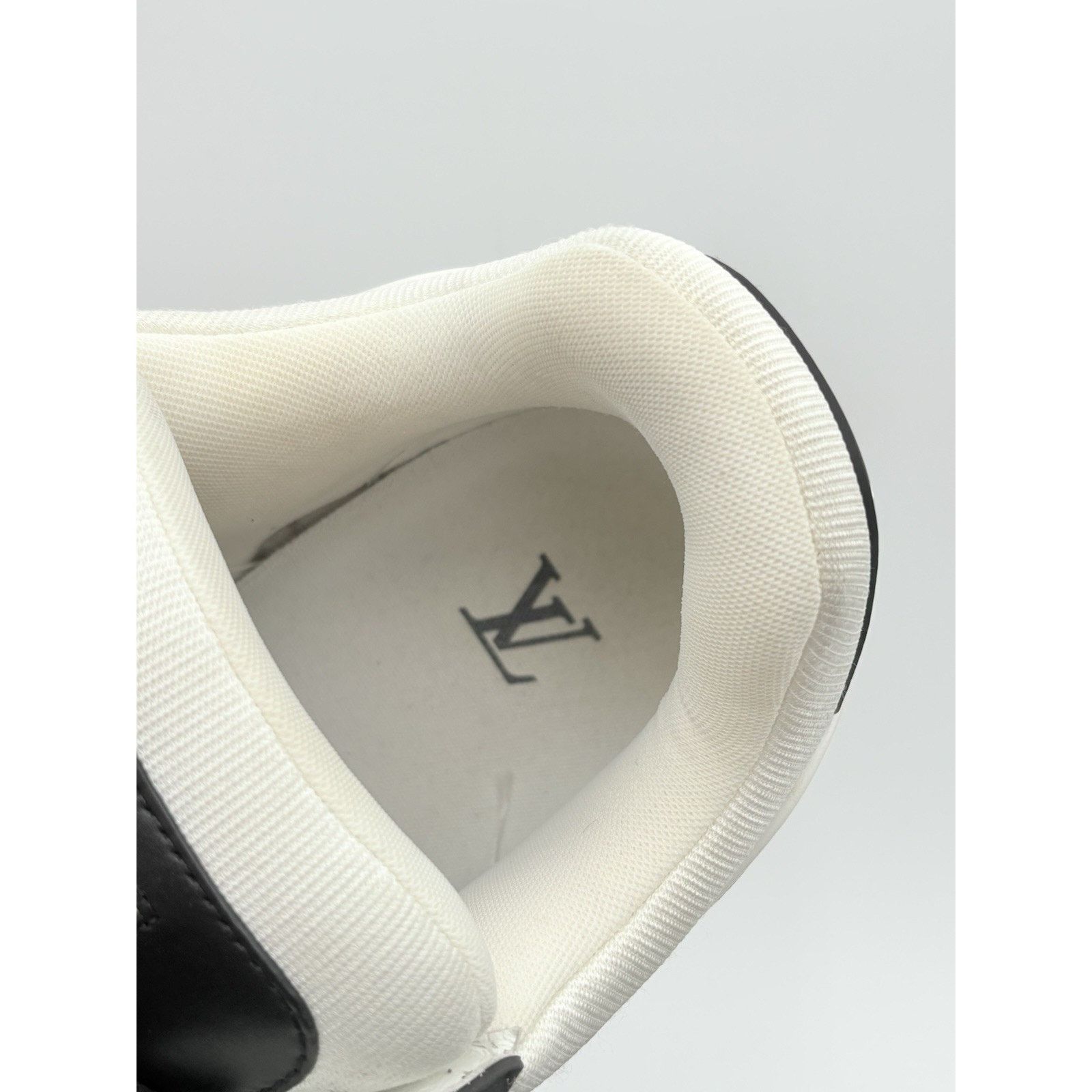 Louis Vuitton 13-13.5 US Louis Vuitton Maxi ' Black White ' | SUPER CLEAN! Size US 13 / EU 46 - 12 Thumbnail