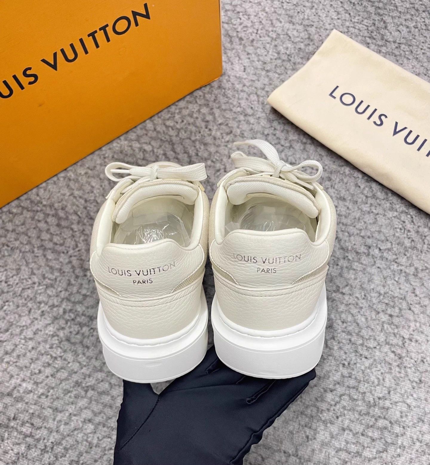Louis Vuitton LV Trainer Blue & White Sneakers 9/43 Size US 10 / EU 43 - 6 Thumbnail