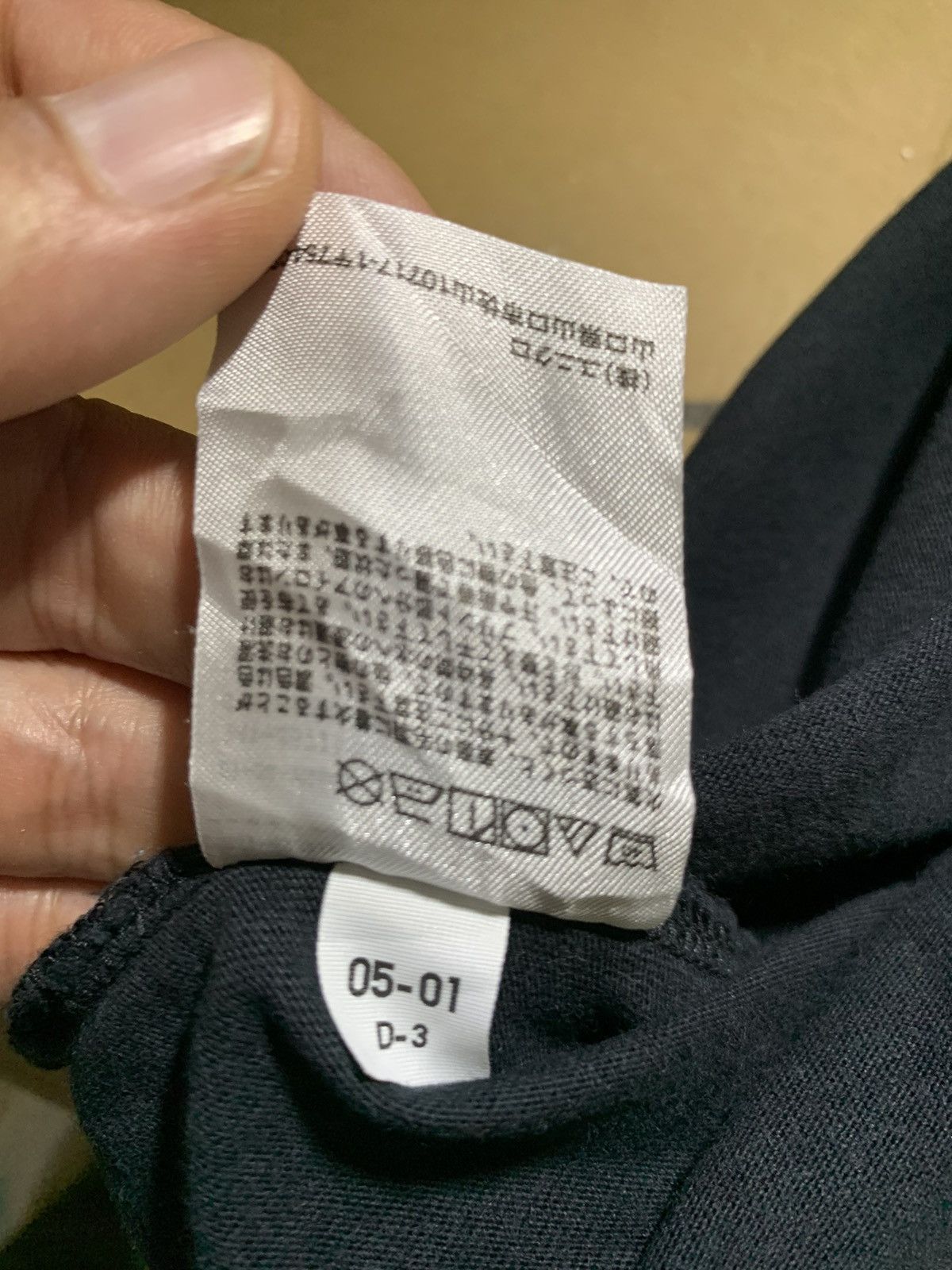 Uniqlo Uniqlo Adam Scott Peace For All Tee Size US XL / EU 56 / 4 - 10 Thumbnail