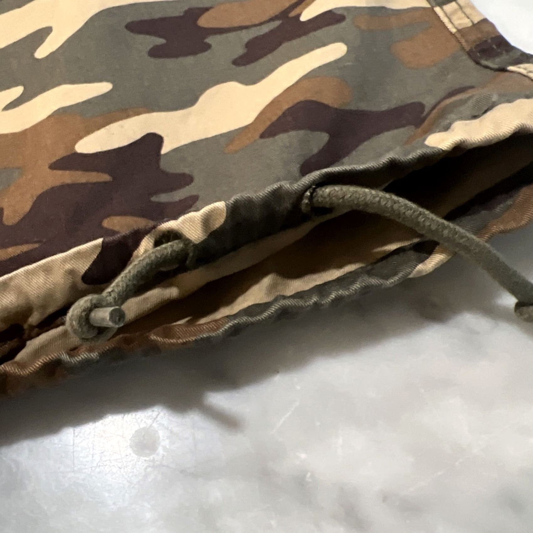 Levi's Levi's Women ’94 Baggy 25x30 Camo Cargo Mid Rise Loose Hip Thigh Adjust Hem NWT Jeans Shirt Size ONE SIZE - 6 Thumbnail