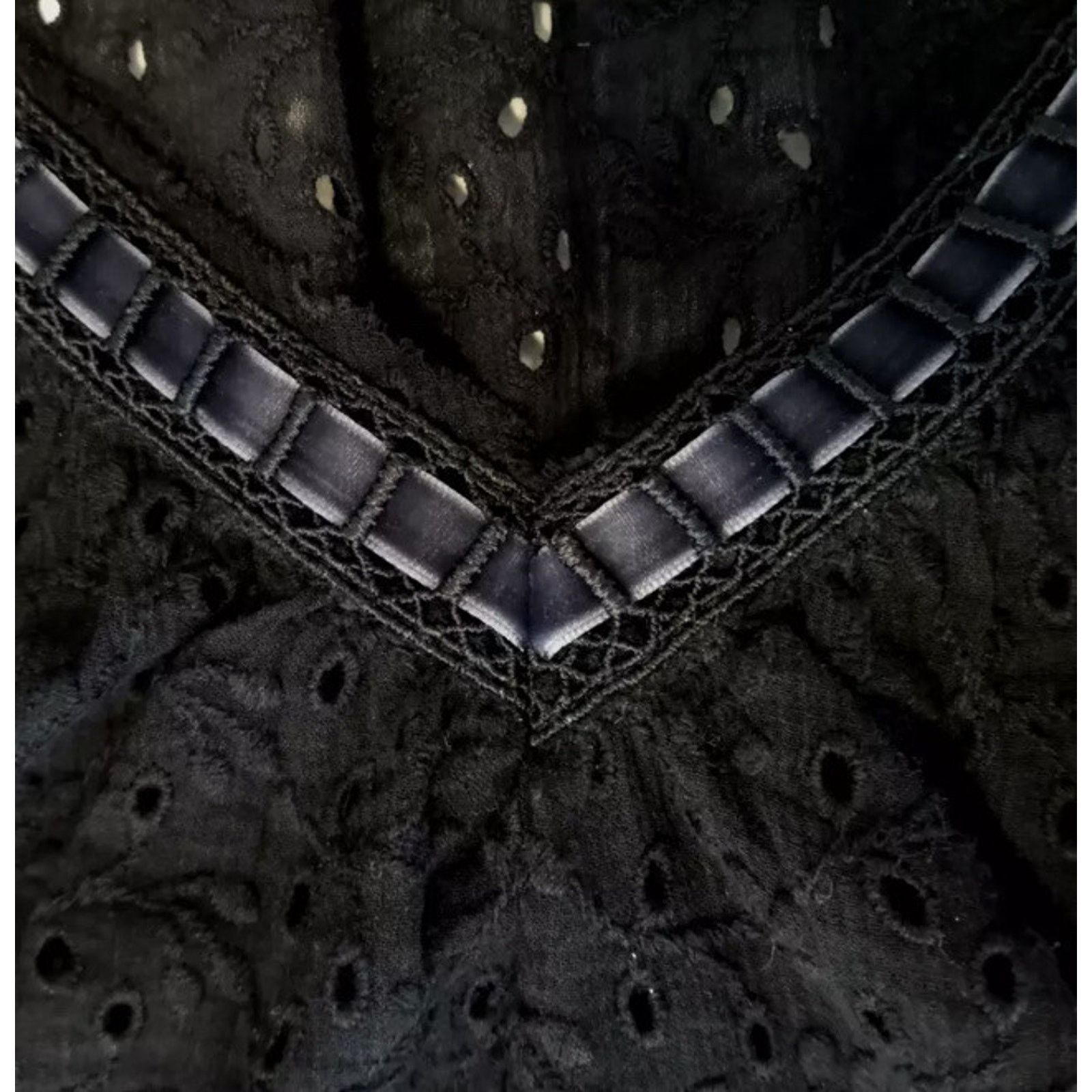 Free People Free People Darcy Eyelet Blouse Black women sizes L A002087 Size L / US 10 / IT 46 - 3 Thumbnail