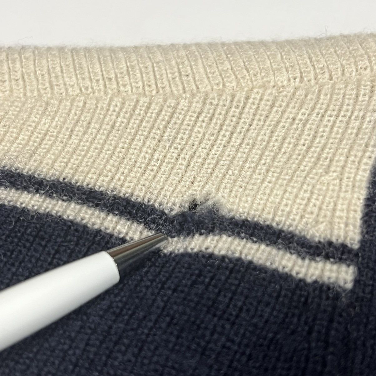 Dries Van Noten |[ 2010’s Dries Van Noten Wool Blend Striped Cardigan ]| Size US M / EU 48-50 / 2 - 7 Thumbnail