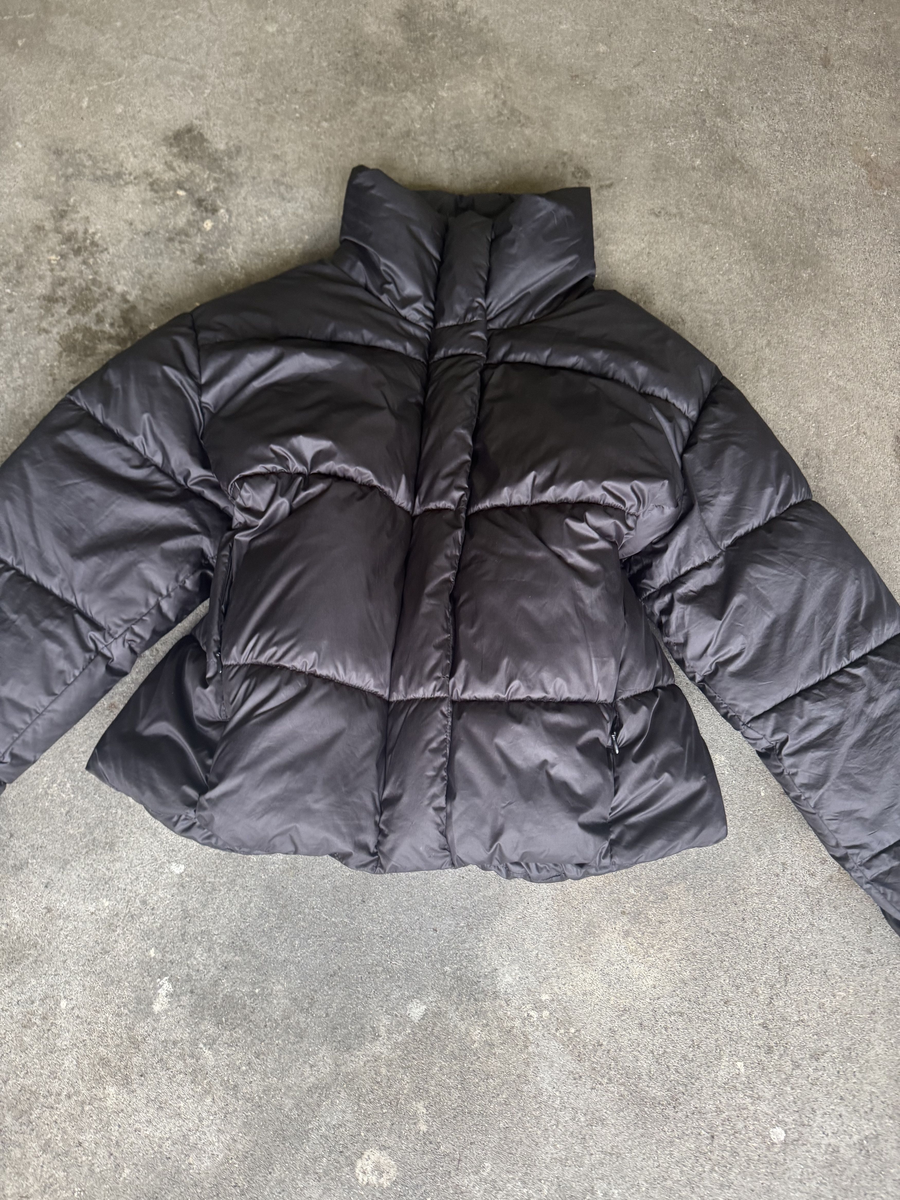 H&M H&M Cropped Black Puffer Jacket Size M / US 6-8 / IT 42-44 - 2 Thumbnail