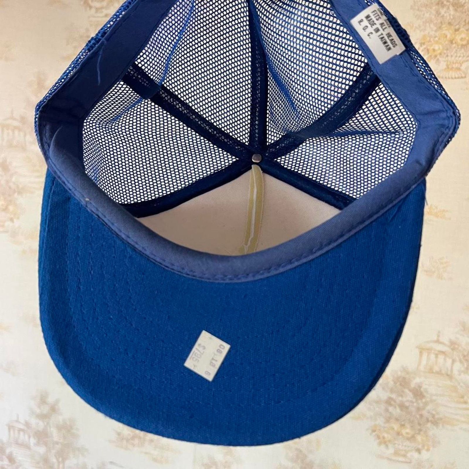 Vintage 80s Oregon Deer Trucker Hat | Embossed Puff Print | OSFA Size ONE SIZE - 6 Thumbnail