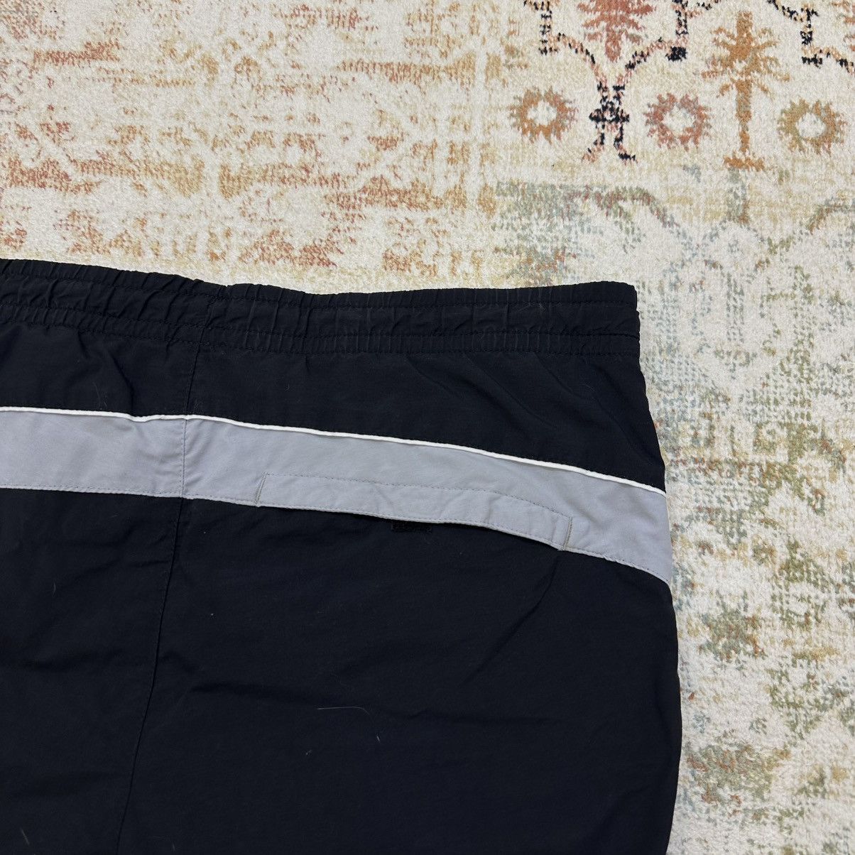 Nike × Vintage Vintage Nike Shorts Baggy Style Small Swoosh 00s Y2K Size US 28 / EU 44 - 8 Thumbnail