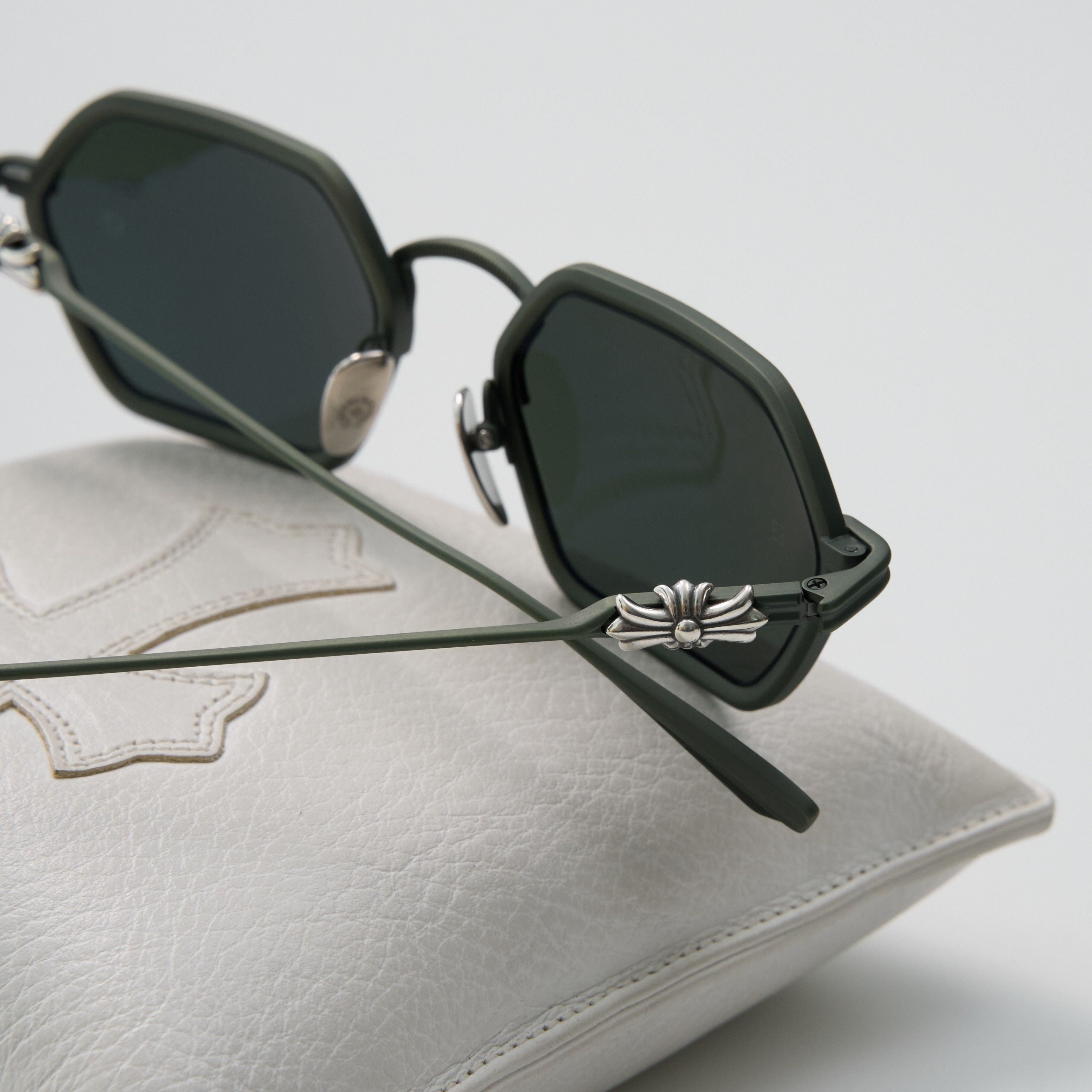 Chrome Hearts CHROME HEARTS DATASS BRUSHED DARK OLIVE Size ONE SIZE - 10 Thumbnail