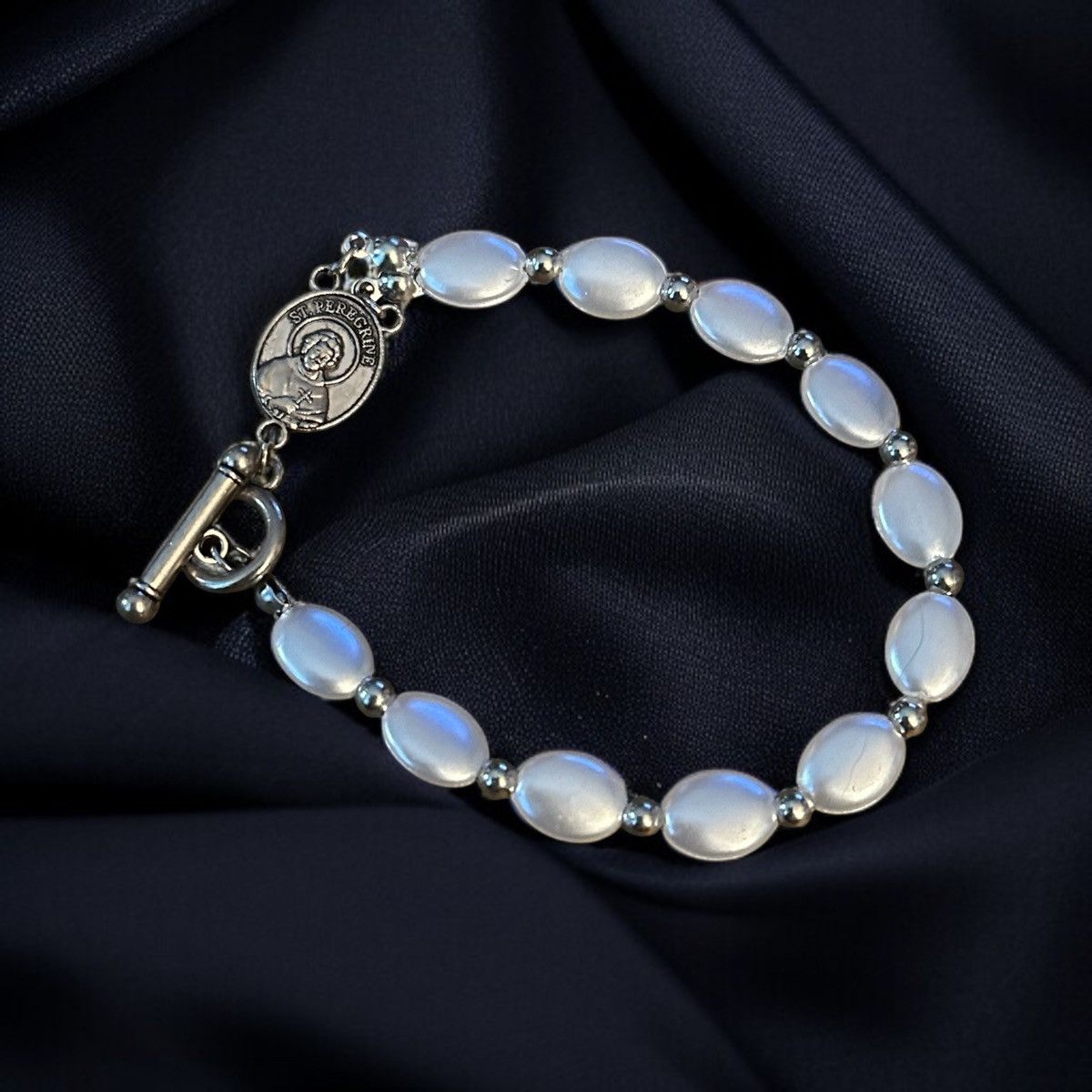 Other St. Peregrine silver tone oval pearl toggle bracelet Size ONE SIZE - 1 Thumbnail