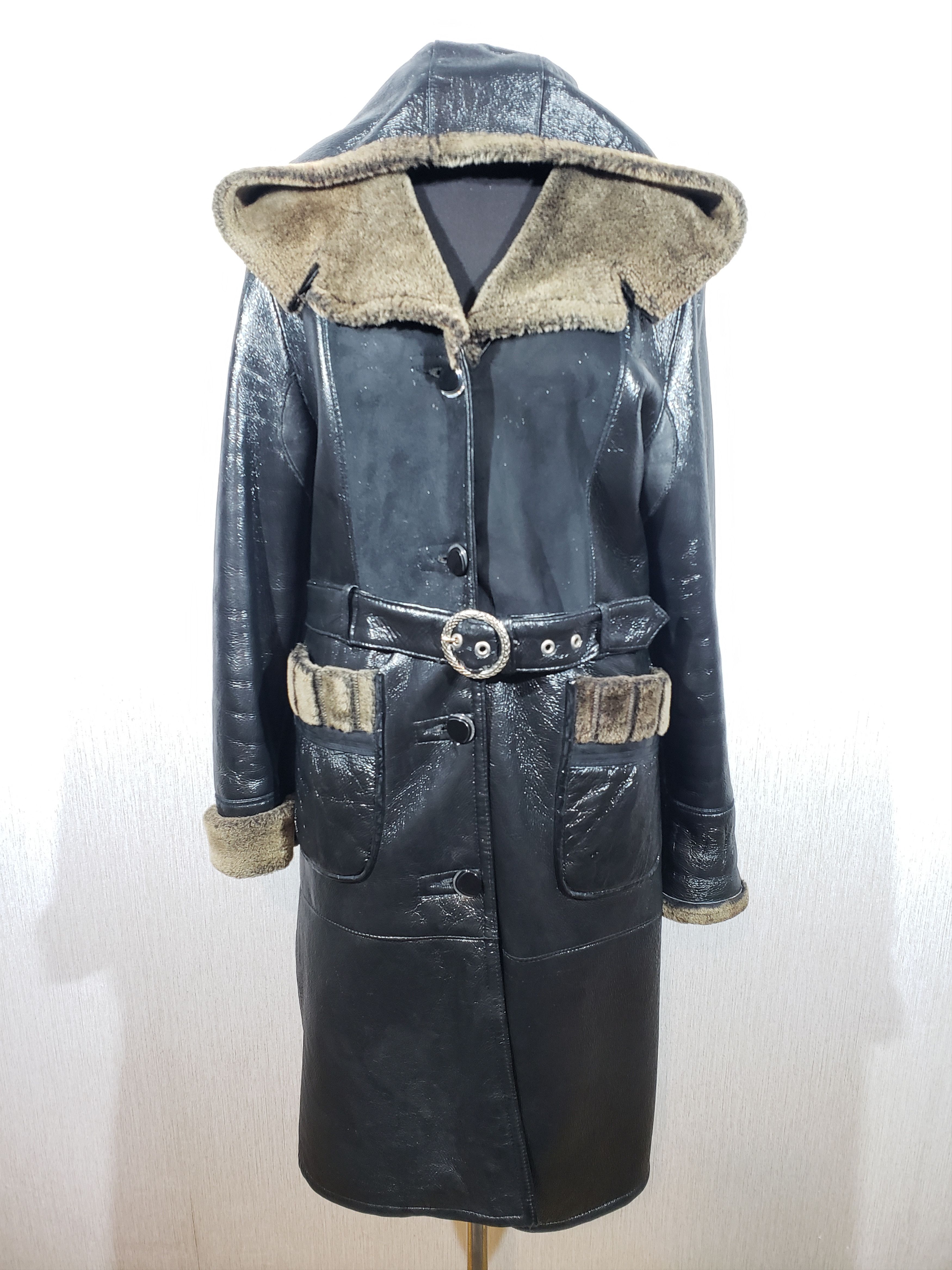 Image of Movie x Sheepskin Coat Stylish Black Sheepskin Coat With A Hood, Women's (Size XL)