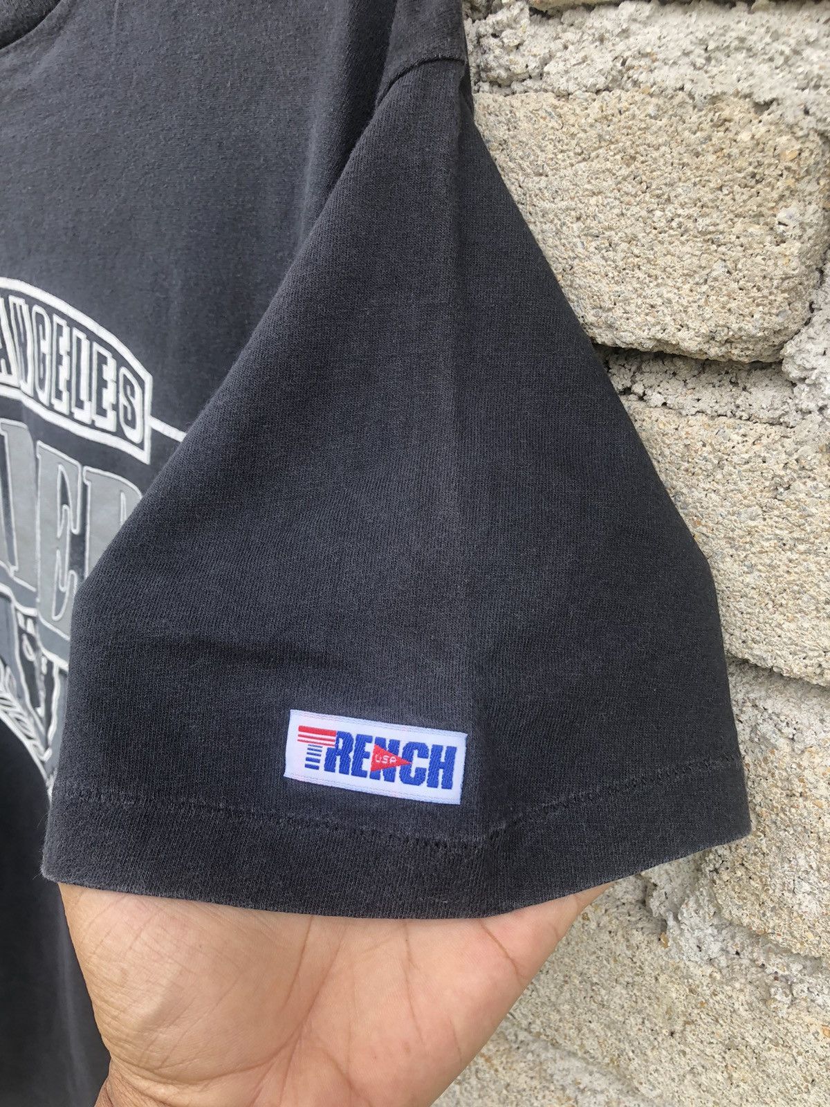 Vintage Vintage 80s NFL Los Angeles Raiders By Trench Tee Size US L / EU 52-54 / 3 - 7 Thumbnail