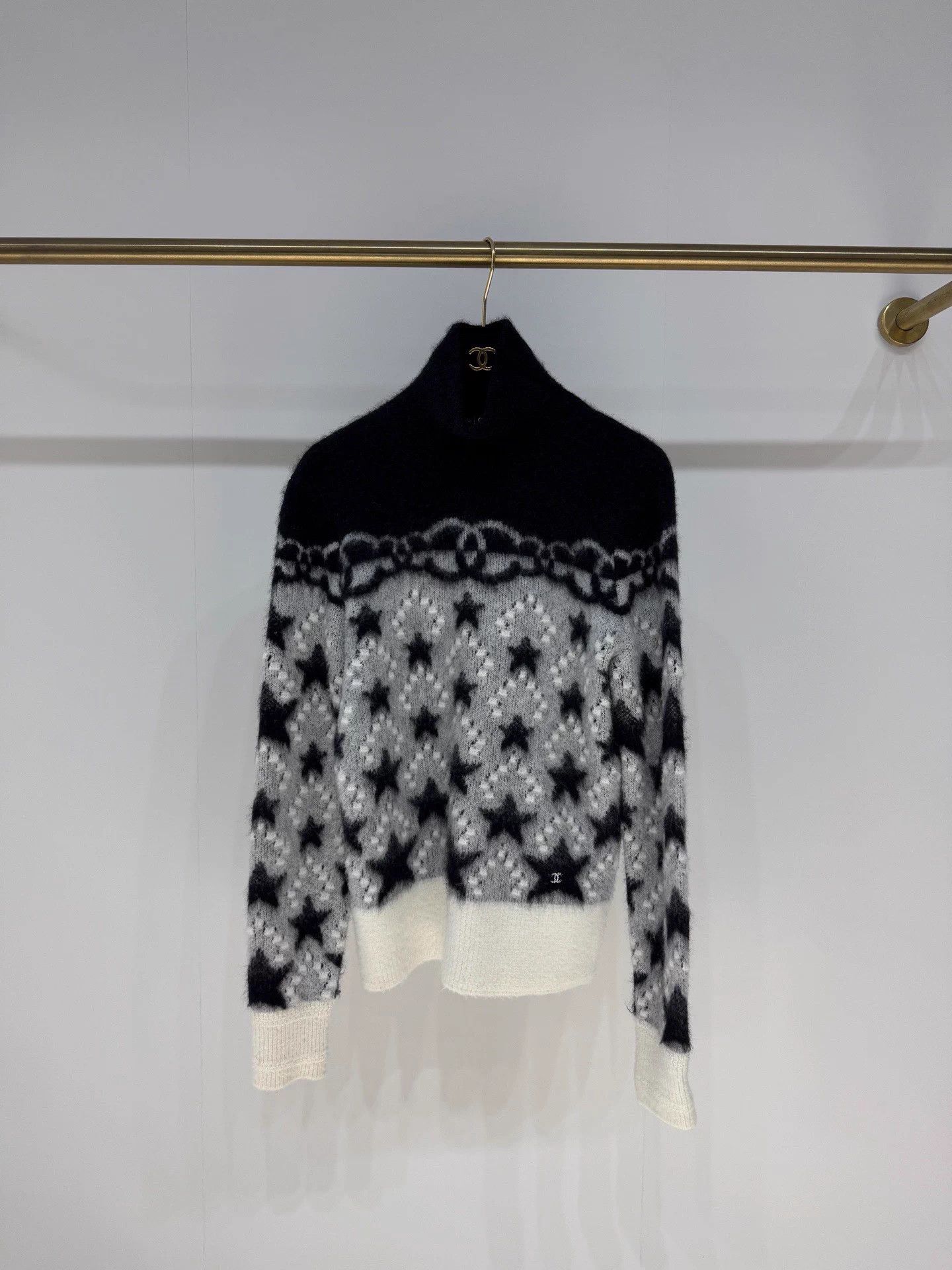Chanel Chanel 23N Star Sweater FR36 Size XS / US 0-2 / IT 36-38 - 1 Thumbnail