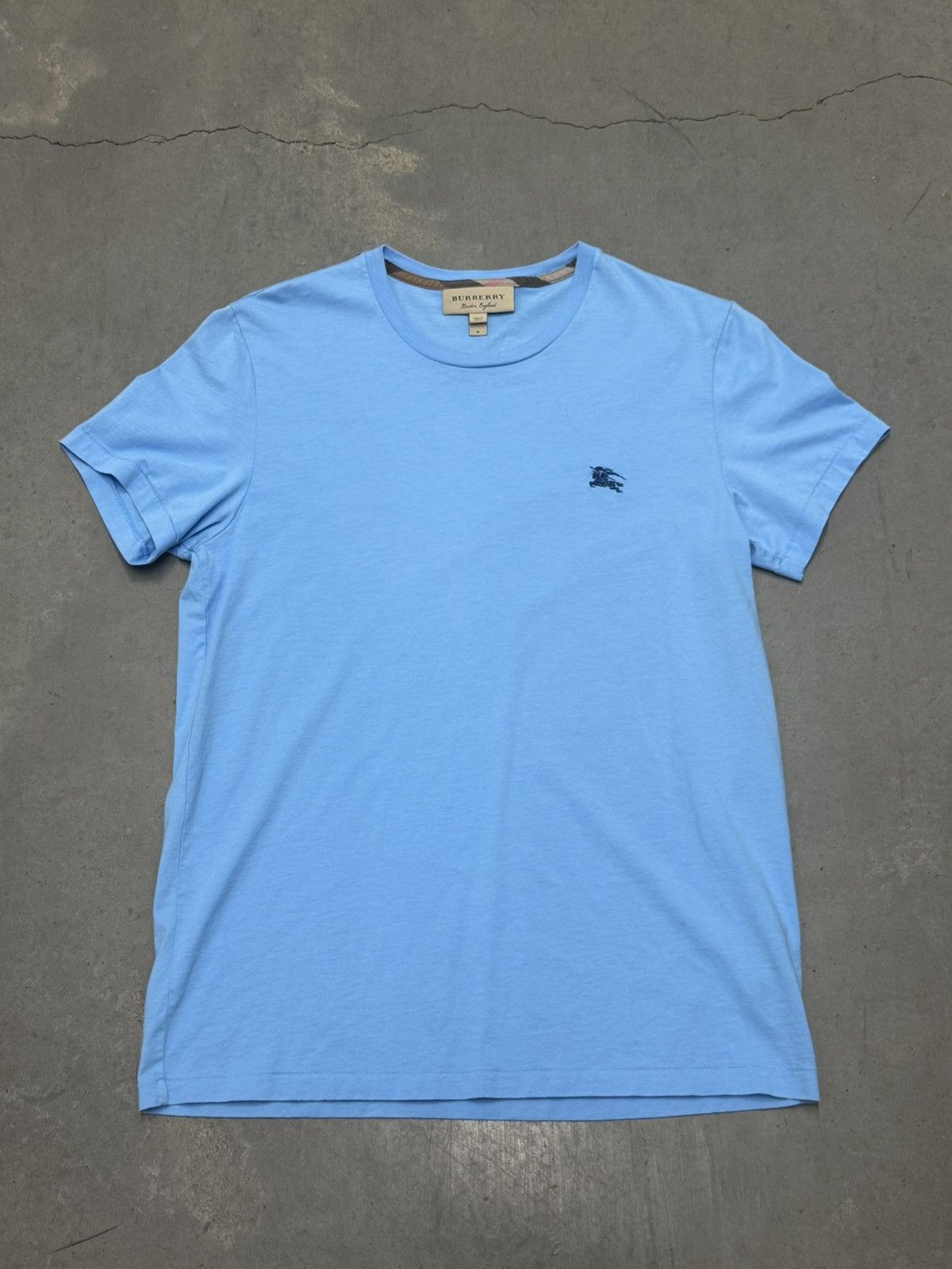 Authentic Men’s Size Medium Burberry Essential Tee