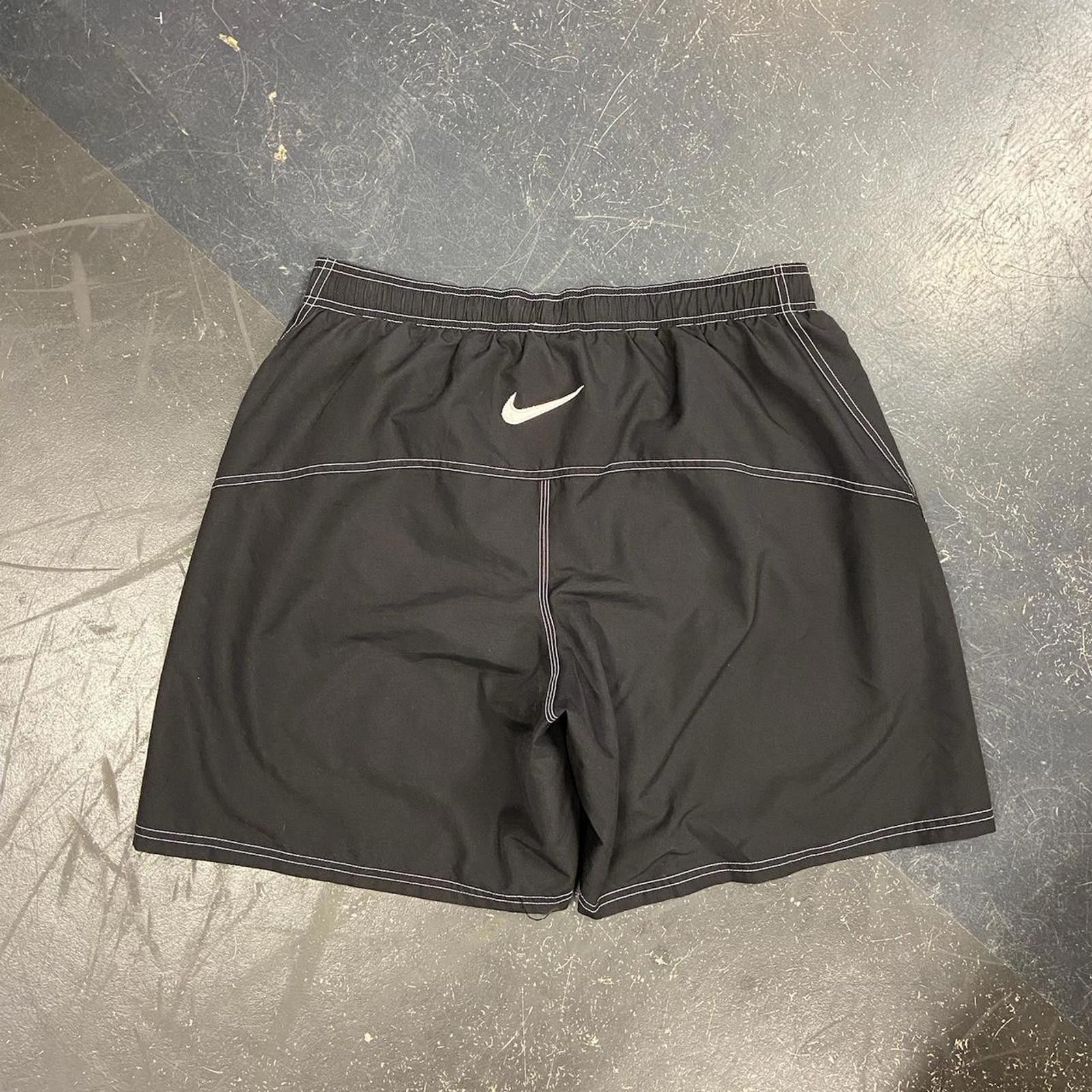 Nike Vintage Black Nike Board Shorts Size US 40 / EU 56 - 3 Thumbnail