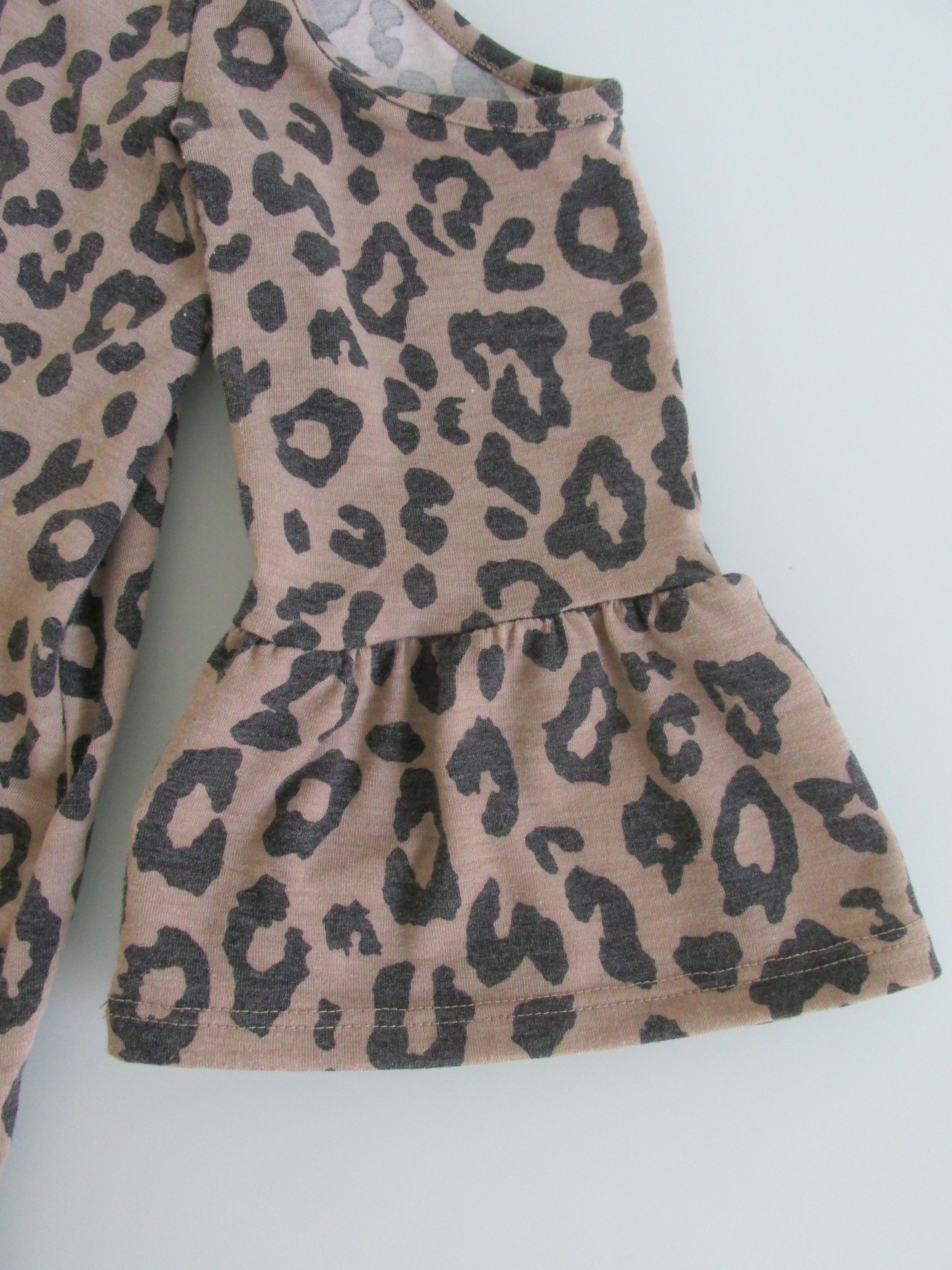 Other Sweet Lovely Women's Cold Shoulder Blouse Size Medium Size M / US 6-8 / IT 42-44 - 4 Thumbnail