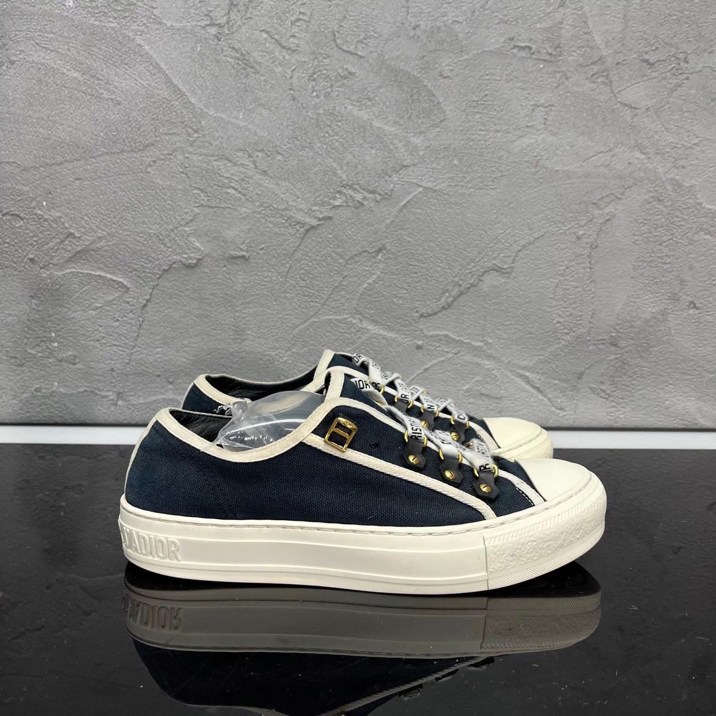 Dior DIOR Lace-Up Slogan Sneakers EU 37 Size US 6 / IT 36 - 3 Thumbnail