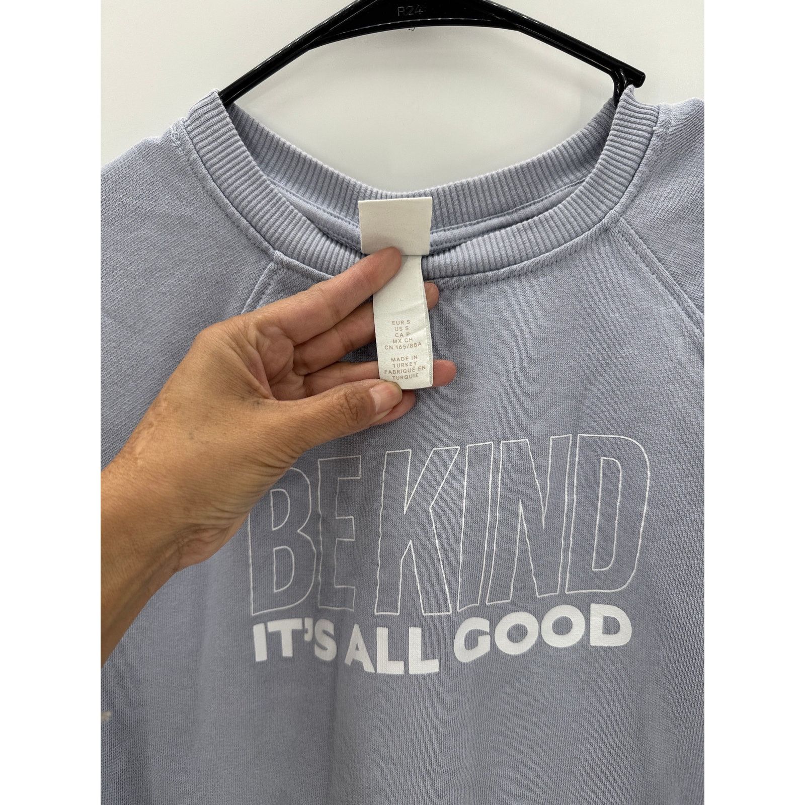 H&M H&M periwinkle blue "Be Kind - It's All Good" sweatshirt S Size S / US 4 / IT 40 - 5 Thumbnail