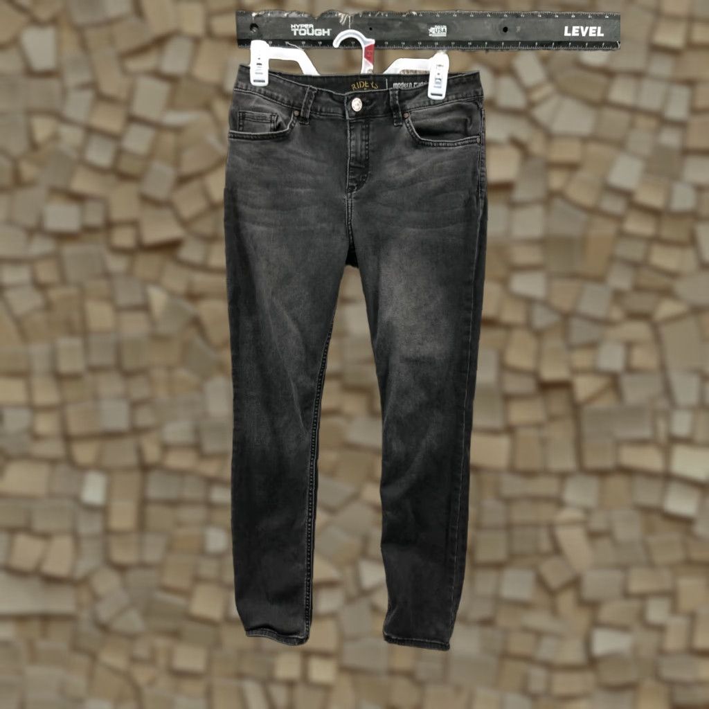 Lee Lee Riders Modern Skinny Jeans Womens Size 8 Mid Rise Black Denim 5-Pocket Style Zipper Button Belt Loops Casual Jeans Mens Womens Girls? Size 30" / US 8 / IT 44 - 1 Thumbnail