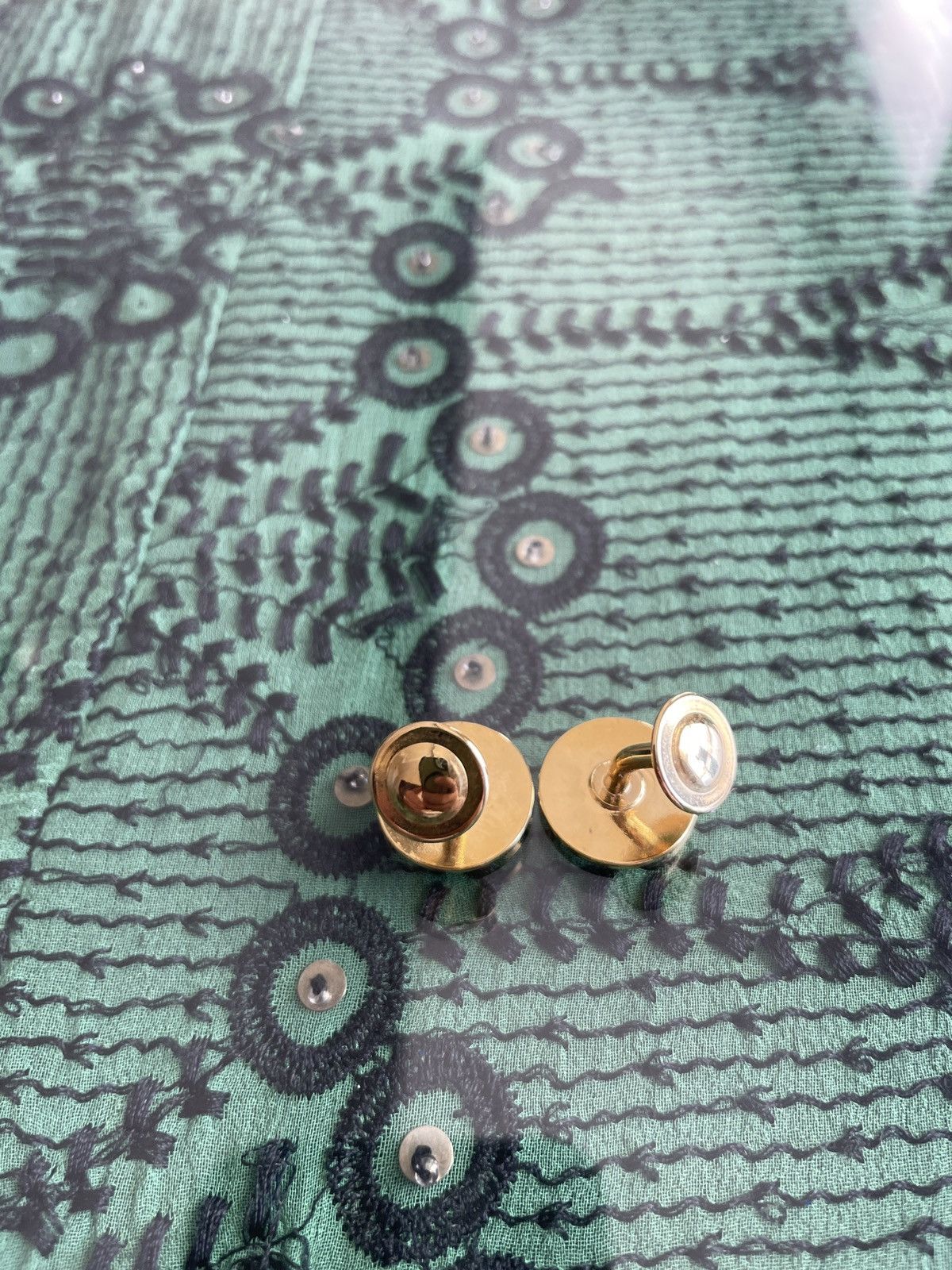 Vintage Blk Onyx Gold tone cuff links Size ONE SIZE - 4 Thumbnail
