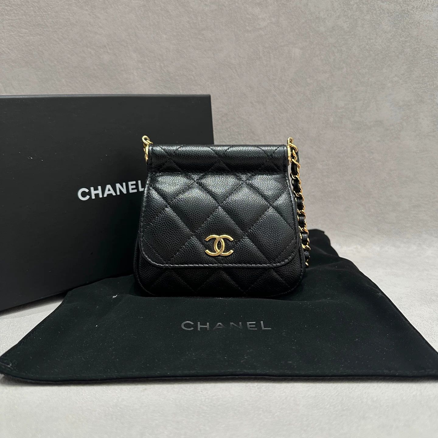 Chanel Pre-loved Bag Very good condition Size ONE SIZE - 1 Thumbnail
