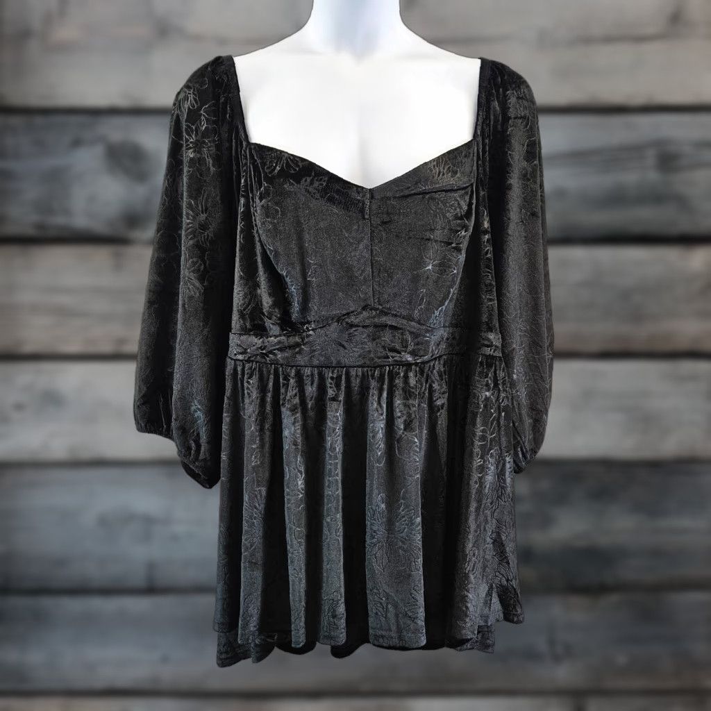 Torrid Torrid Velvet Corset Peplum Top Blouse 3/4 Sleeve Black Size 5X Womens Velvet Corset Peplum Top Size XXL / US 16-18 / IT 52-54 - 1 Thumbnail