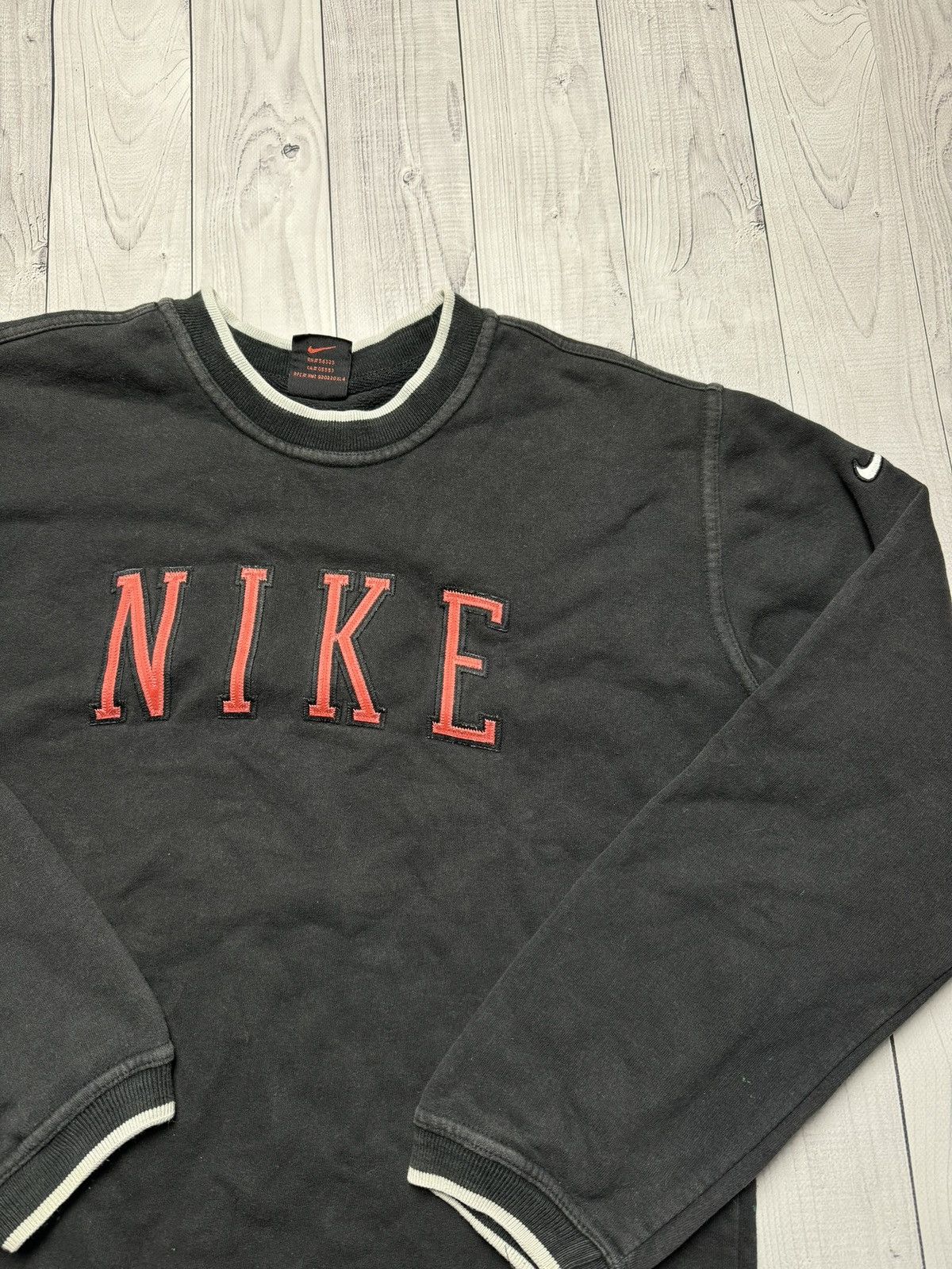 Nike × Vintage Vintage Nike sweatshirt logo size m women's black Size M / US 6-8 / IT 42-44 - 3 Thumbnail