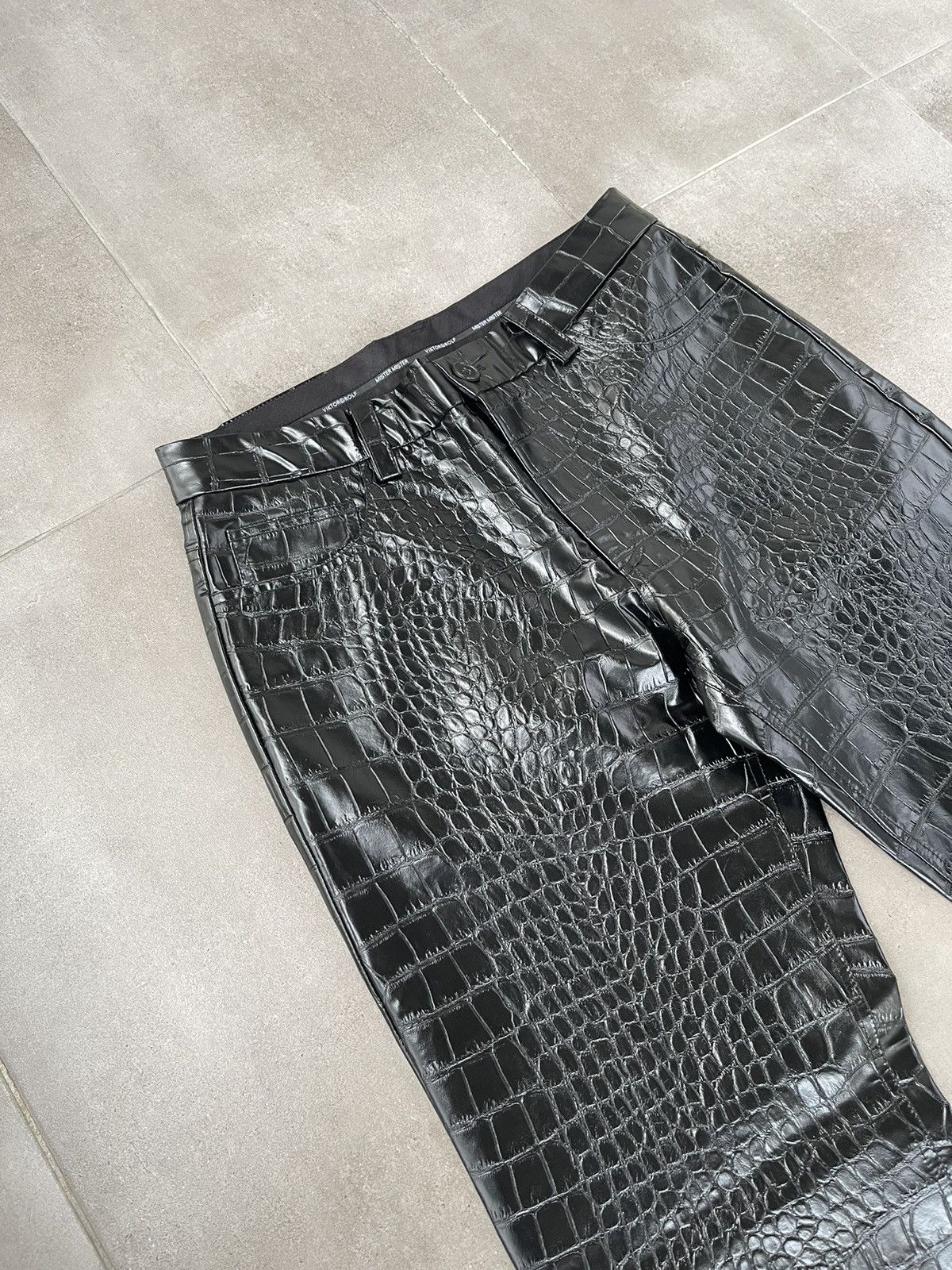 Viktor & Rolf !DS! SS23 Viktor & Rolf Crocodile Faux Leather Black Pants Size US 32 / EU 48 - 14 Thumbnail