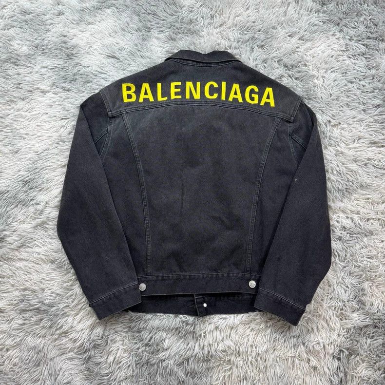 Balenciaga Balenciaga Embroidered denim jacket with back label Size US S / EU 44-46 / 1 - 1 Thumbnail