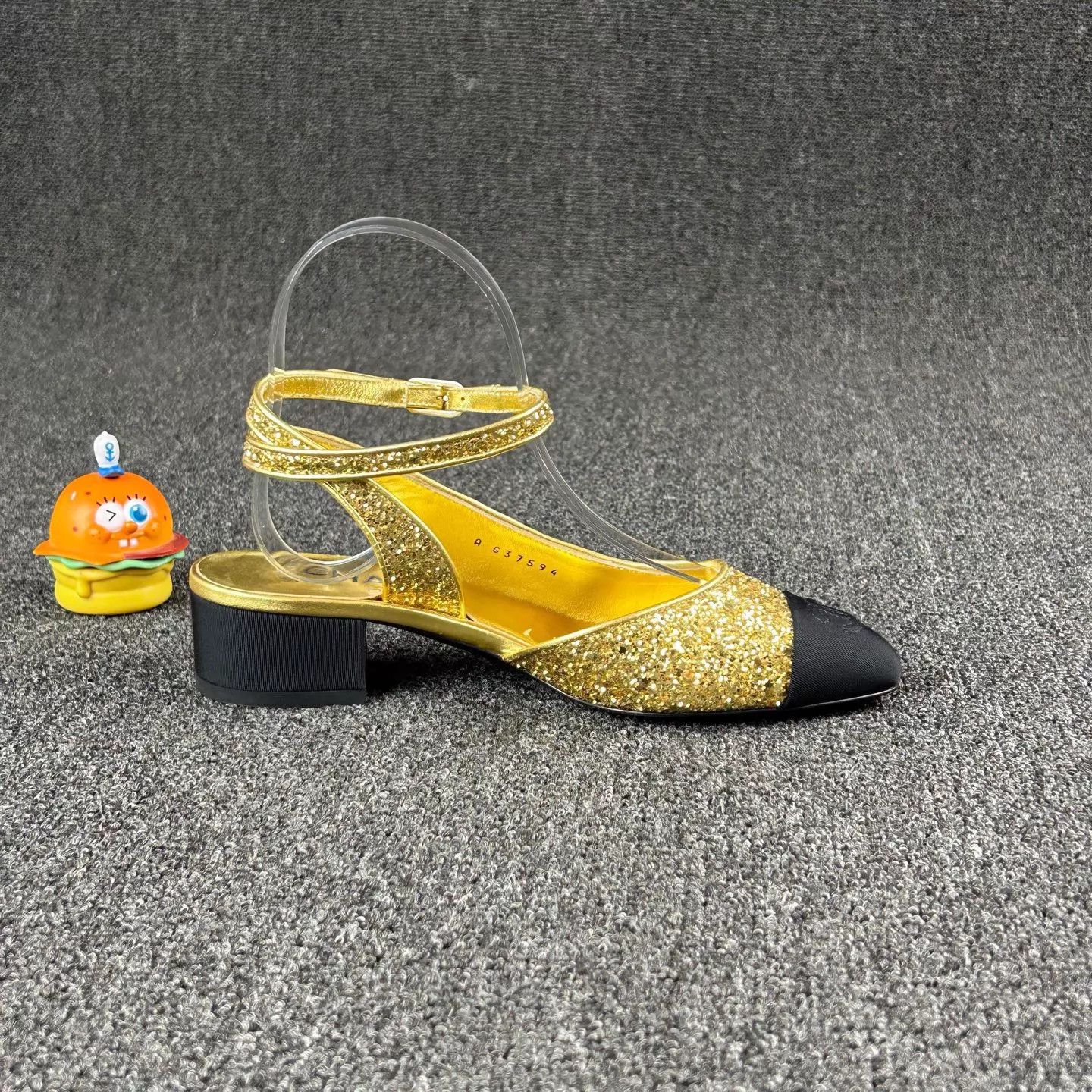 Chanel Chanel Women's Gold Sequin Pumps 36 Size US 5.5 / IT 35.5 - 3 Thumbnail