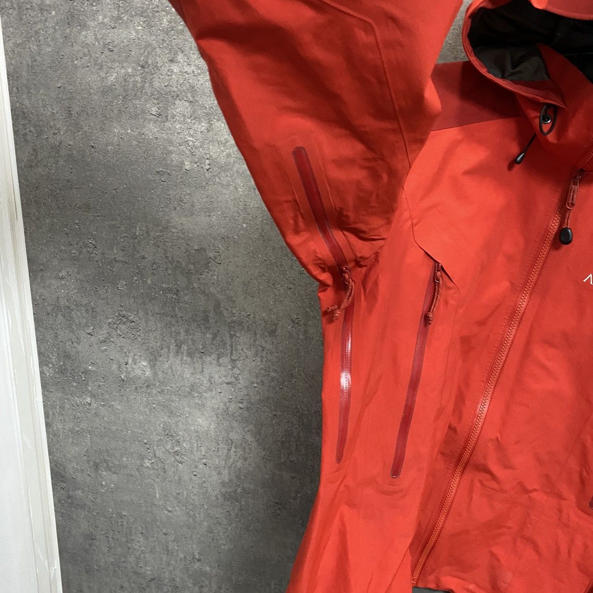 Arc'teryx Men's Arcteryx Beta Gore-Tex Jacket Size S Gorpcore Size US S / EU 44-46 / 1 - 9 Thumbnail