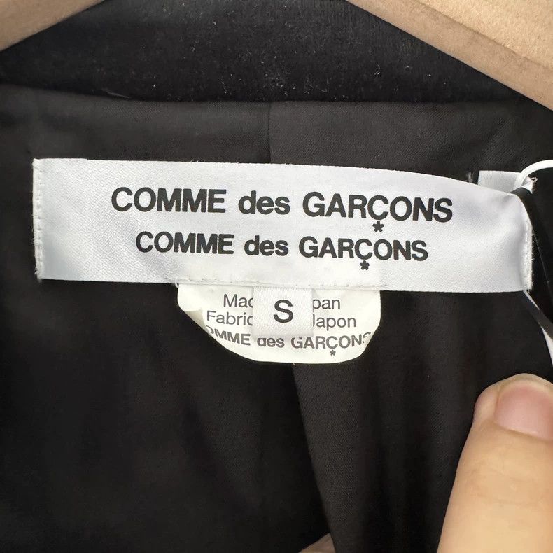 Comme des Garcons Comme Des Garcons The coat jacket is made of velvet fabric Size S / US 4 / IT 40 - 3 Thumbnail